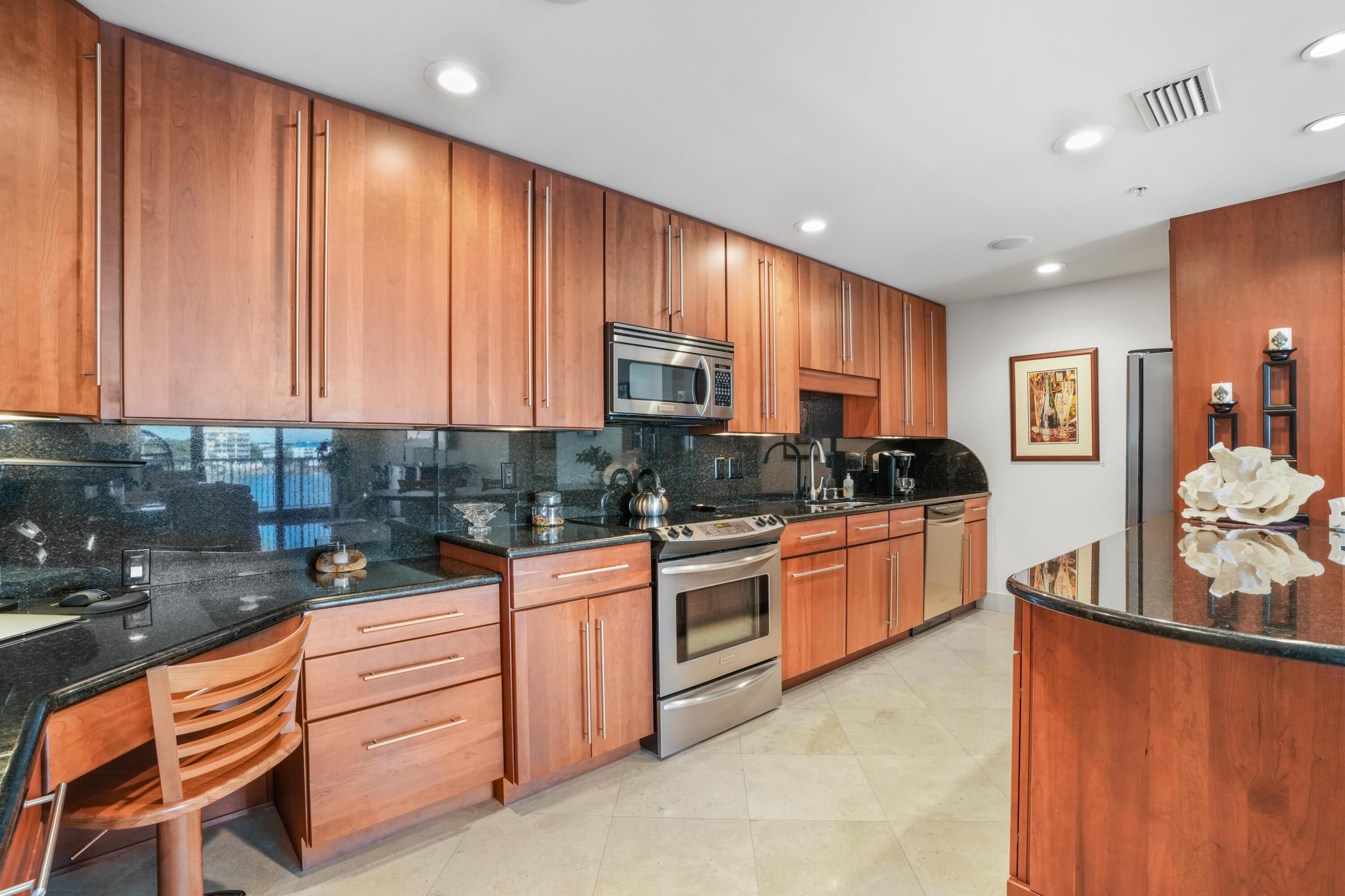 SUN KING TOWERS PH 1 - Residential