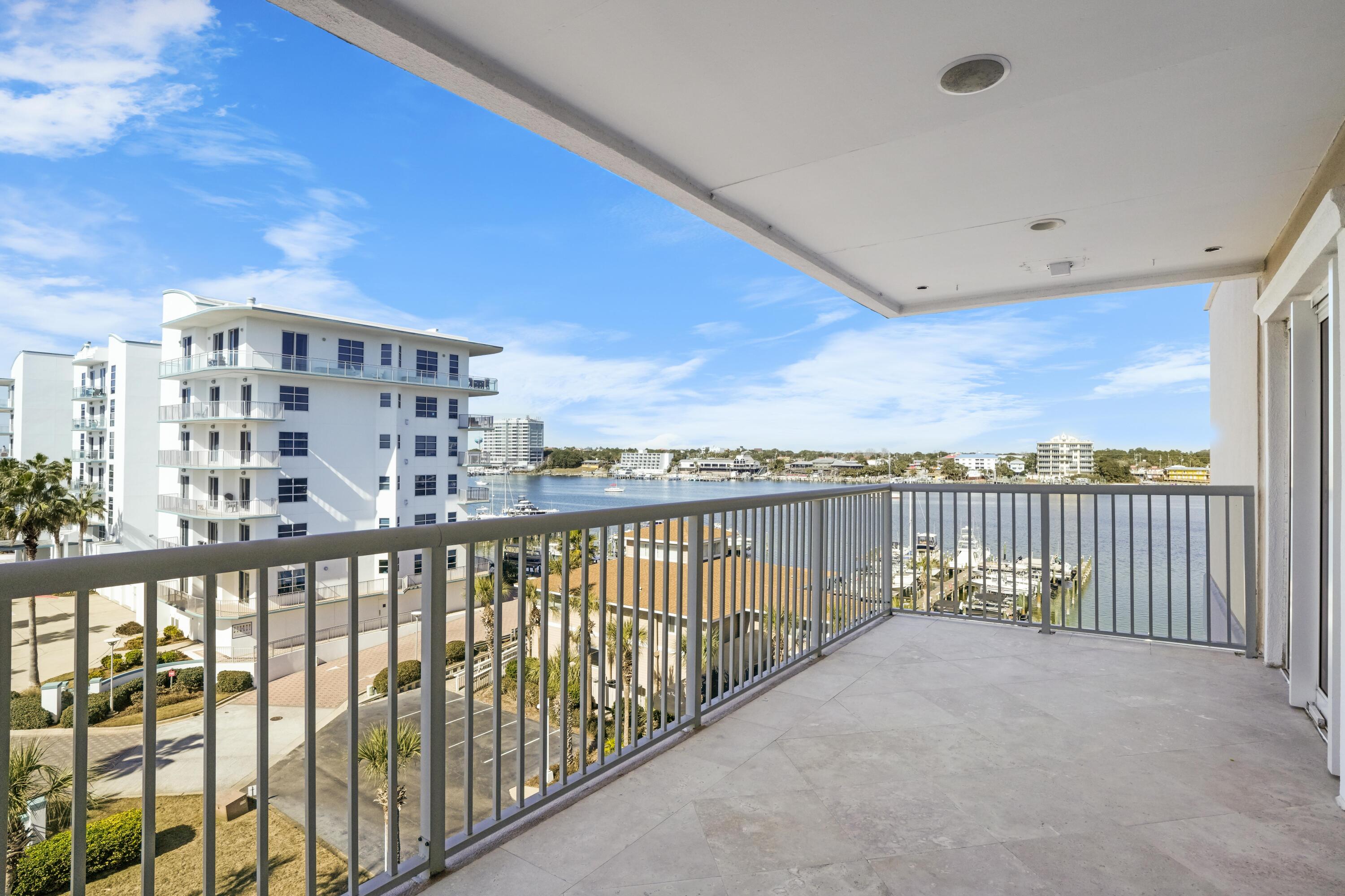 SUN KING TOWERS PH 1 - Residential