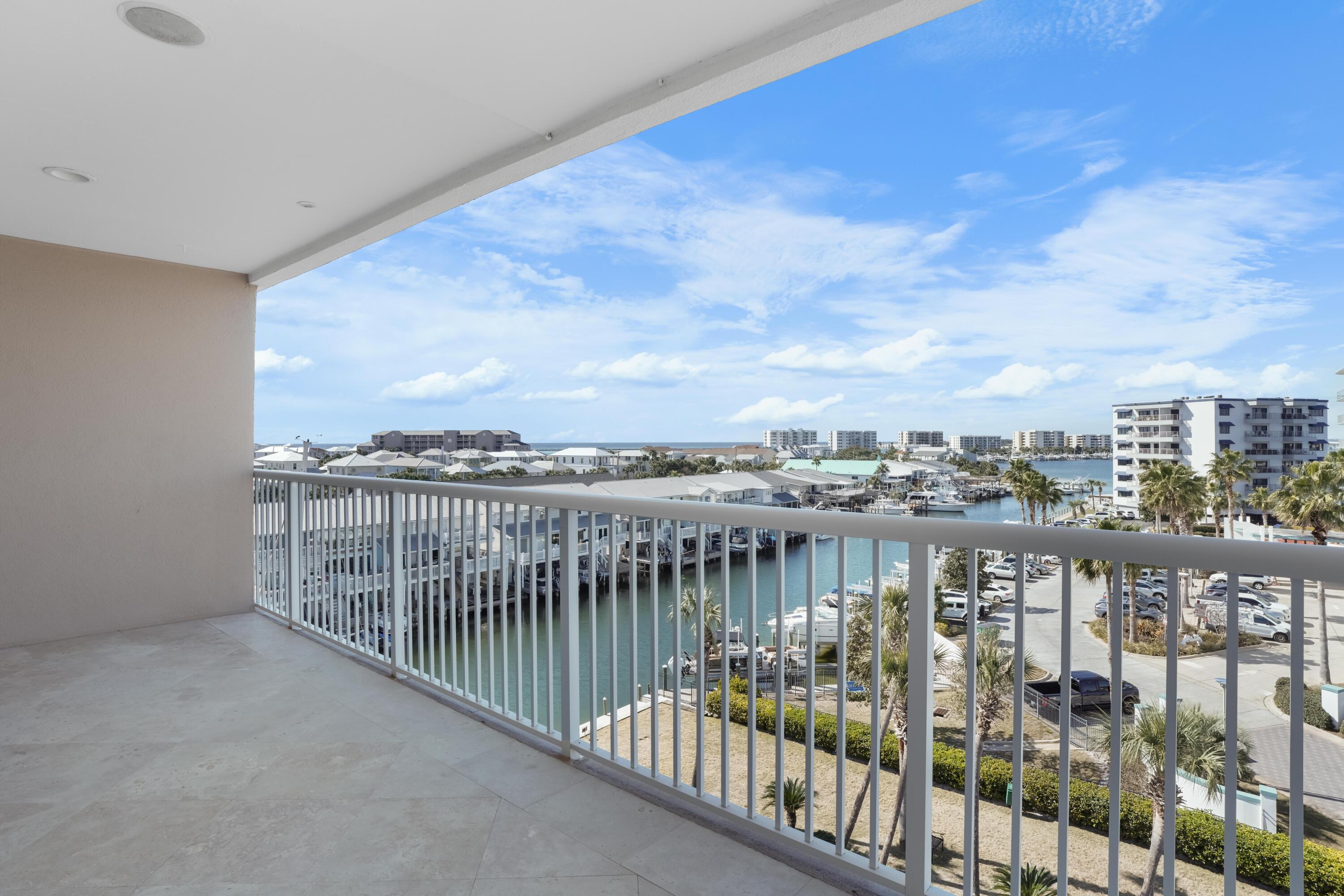 SUN KING TOWERS PH 1 - Residential