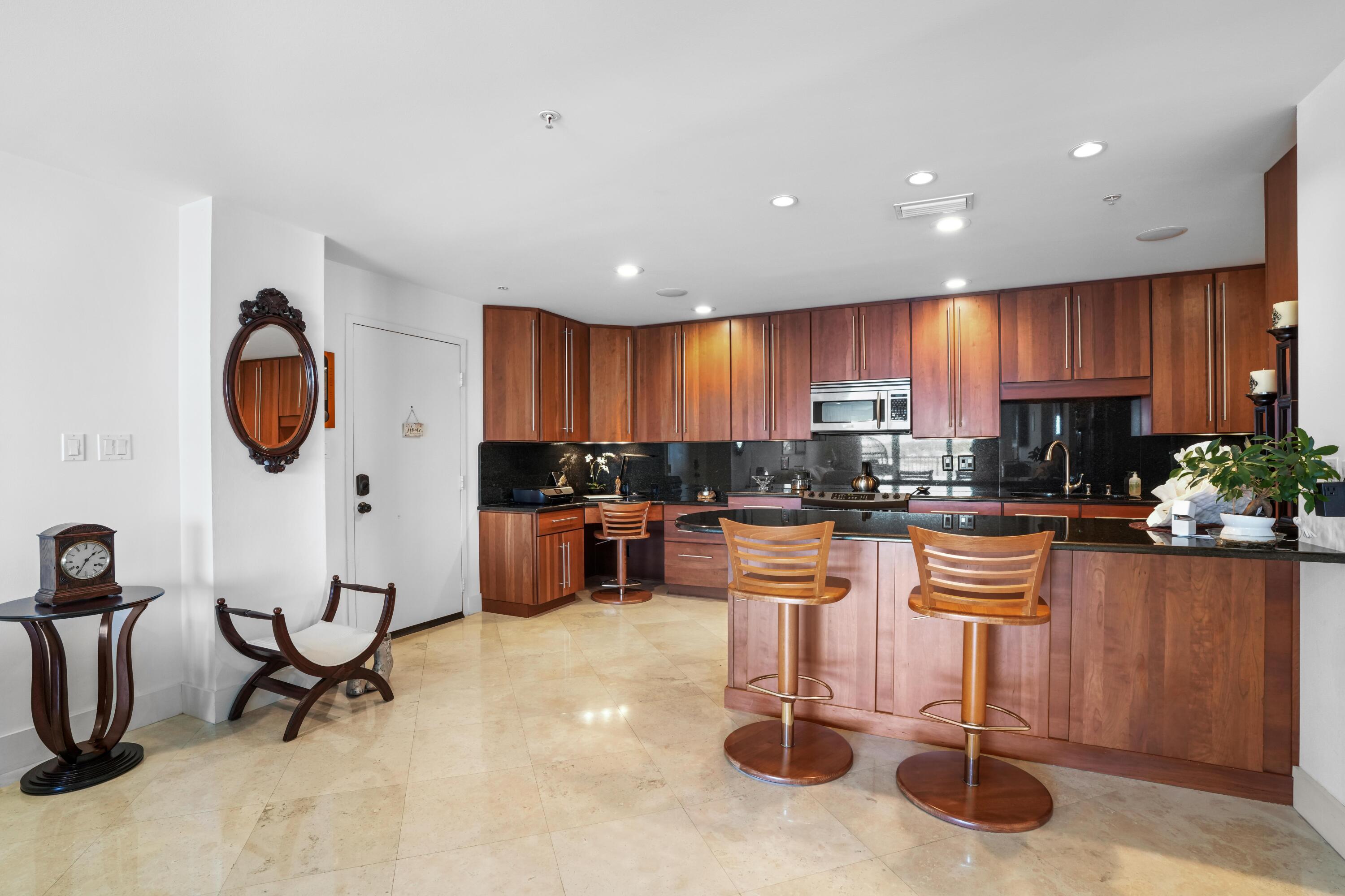 SUN KING TOWERS PH 1 - Residential