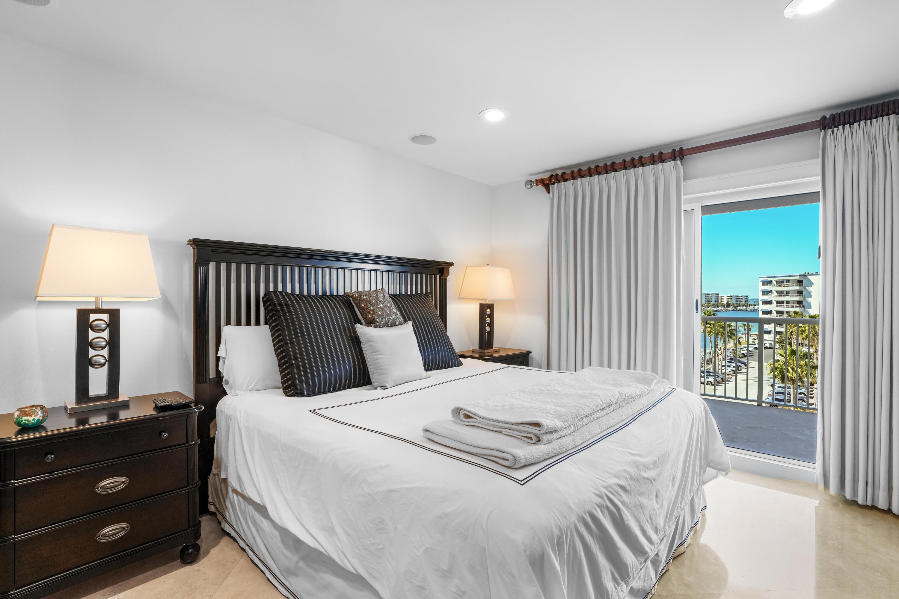SUN KING TOWERS PH 1 - Residential