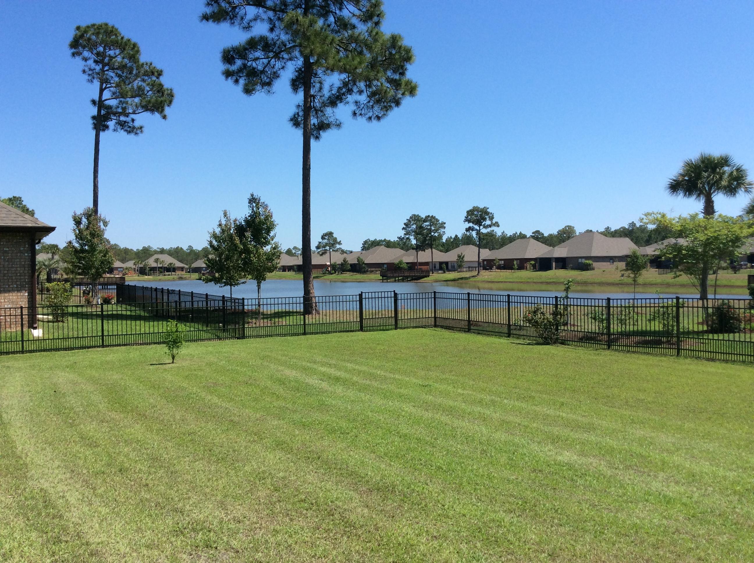 WHISPERING LAKE - Residential