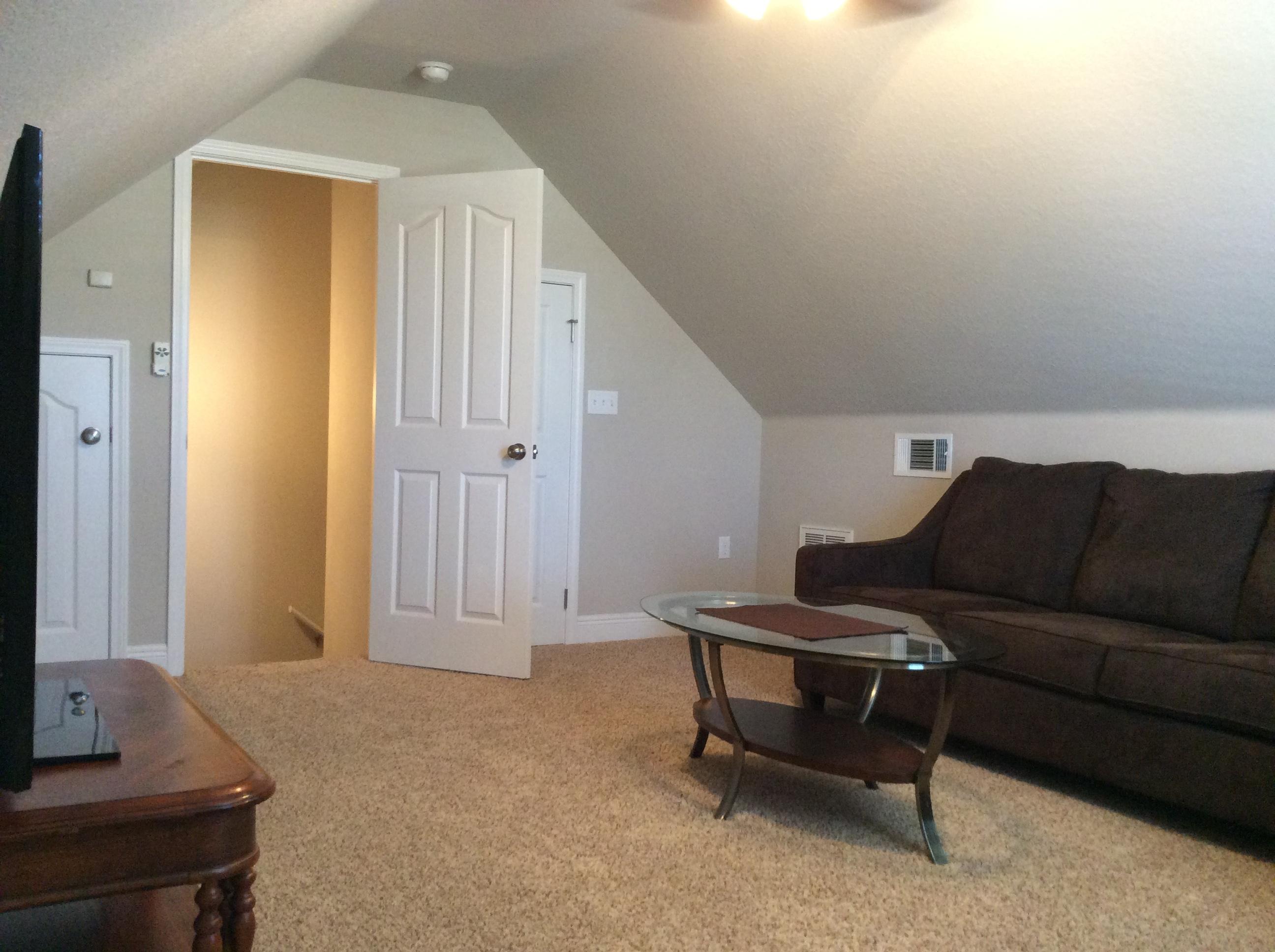 WHISPERING LAKE - Residential