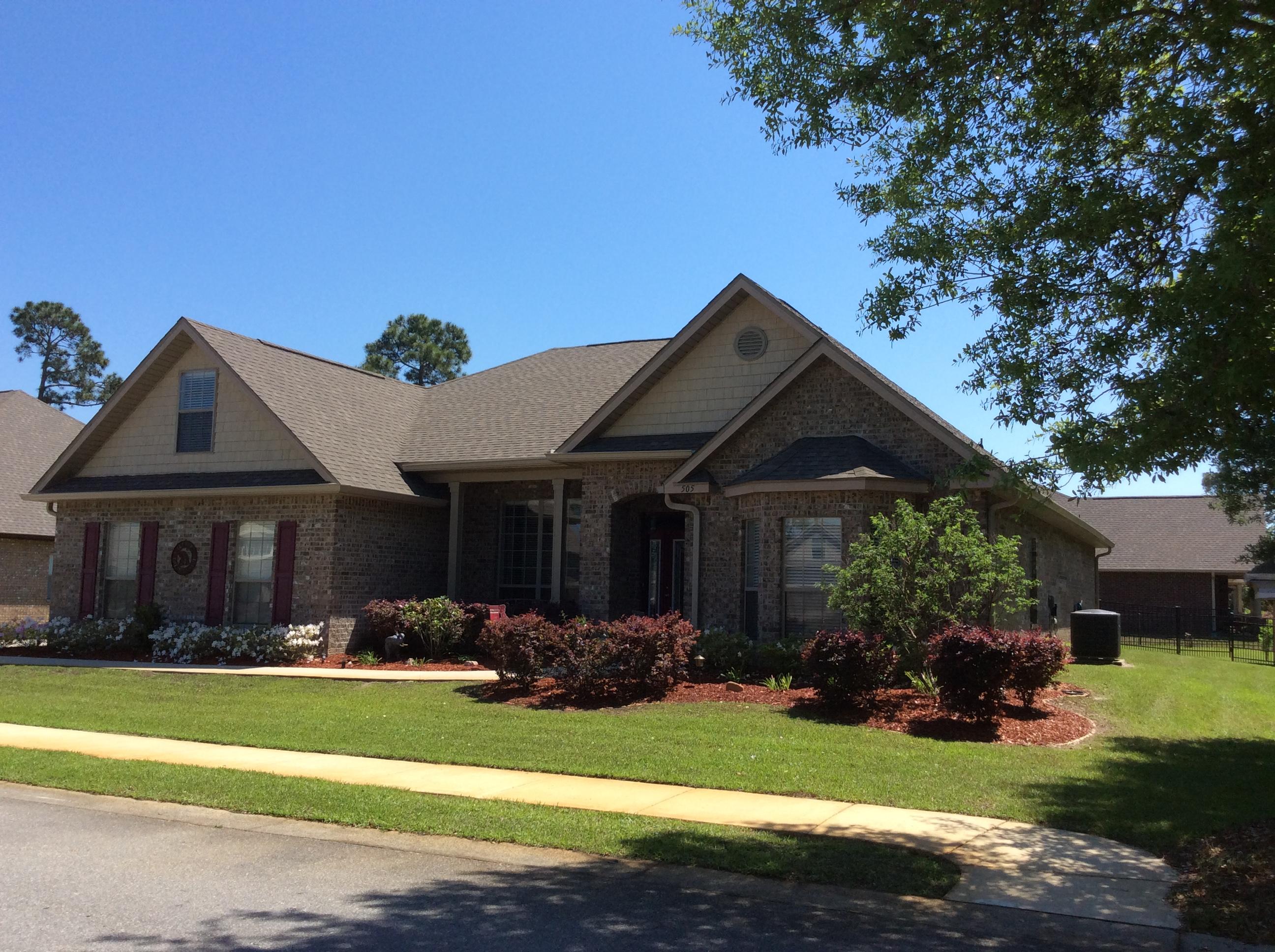 WHISPERING LAKE - Residential