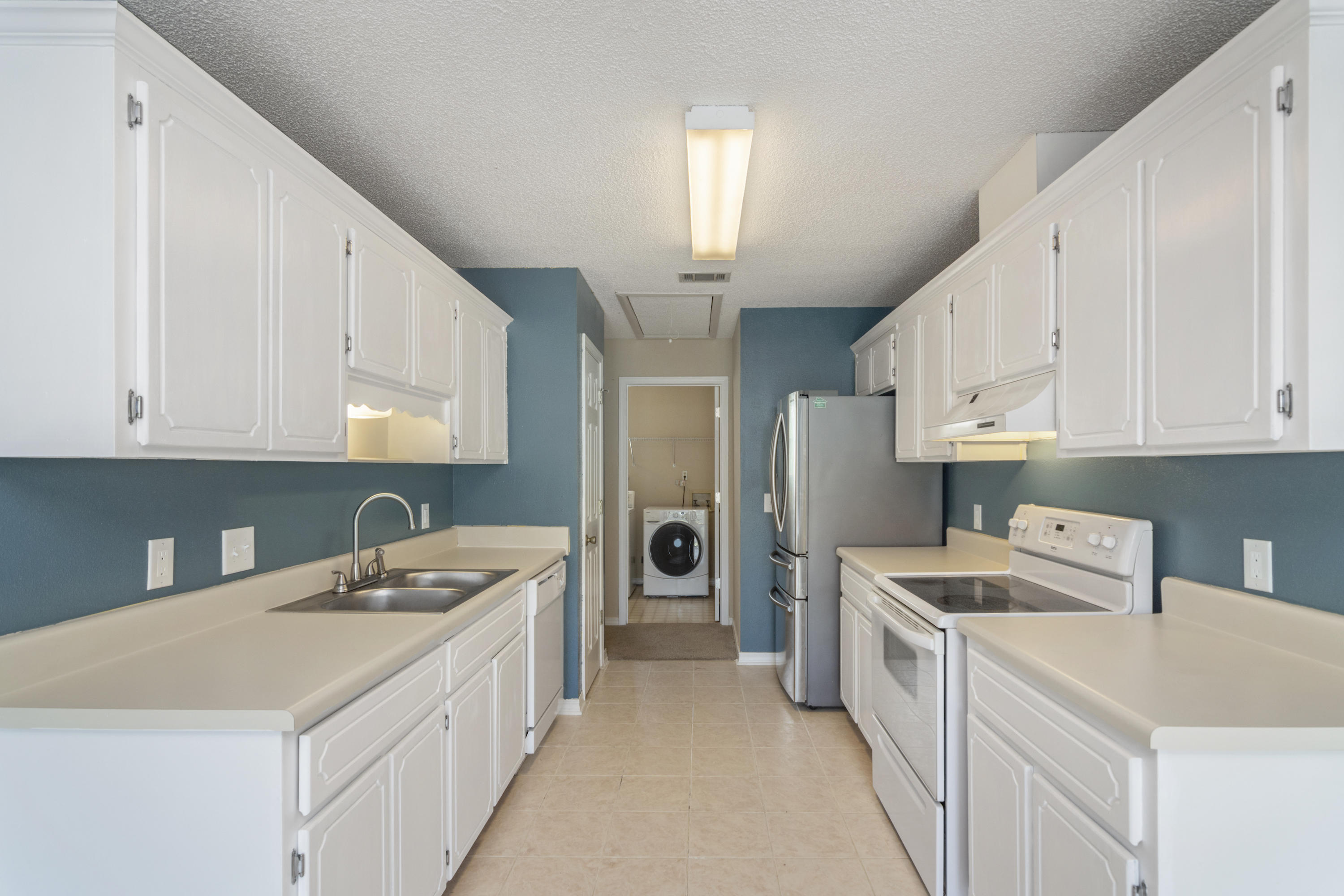 COUNTRY BREEZE ESTATES - Residential