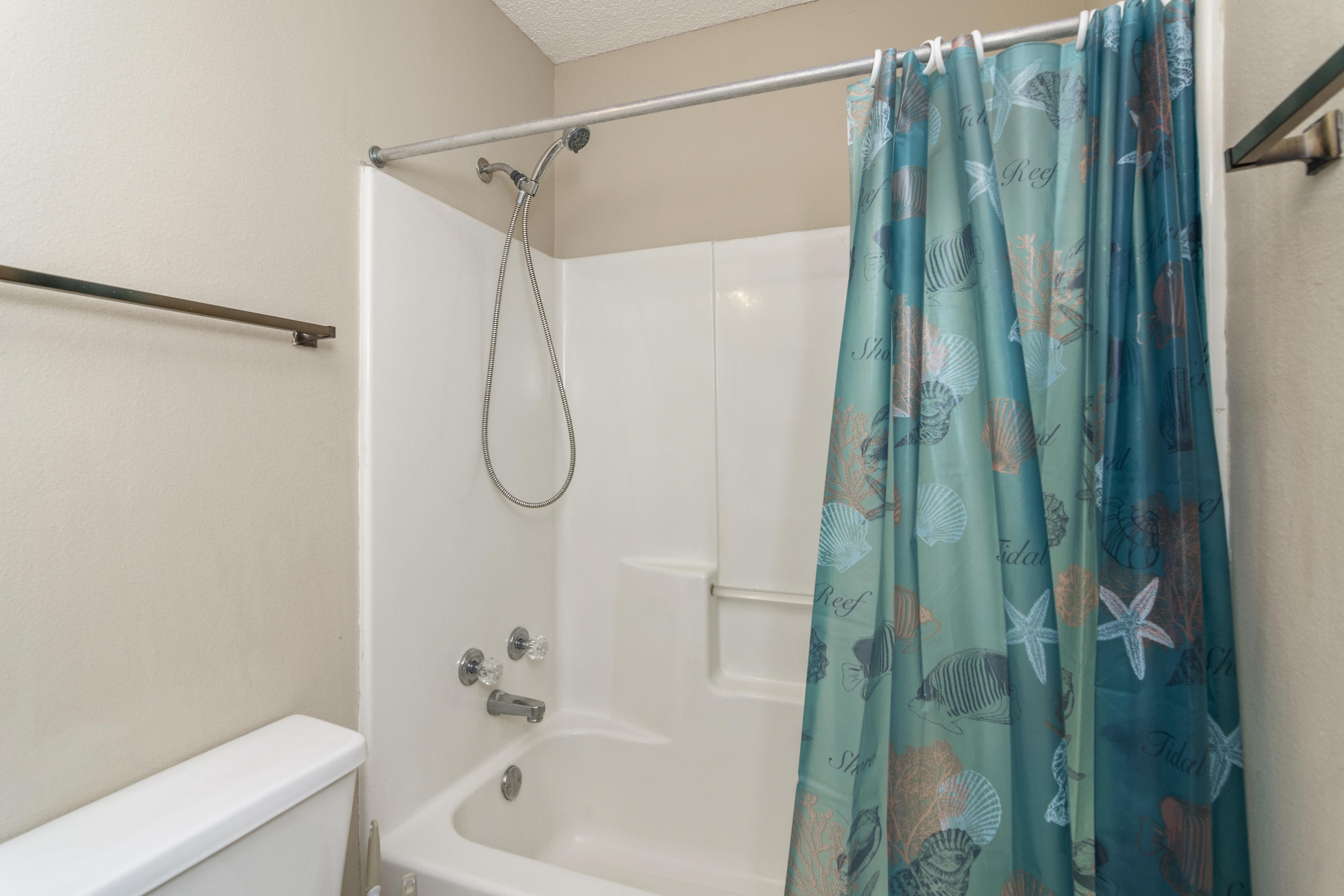 COUNTRY BREEZE ESTATES - Residential