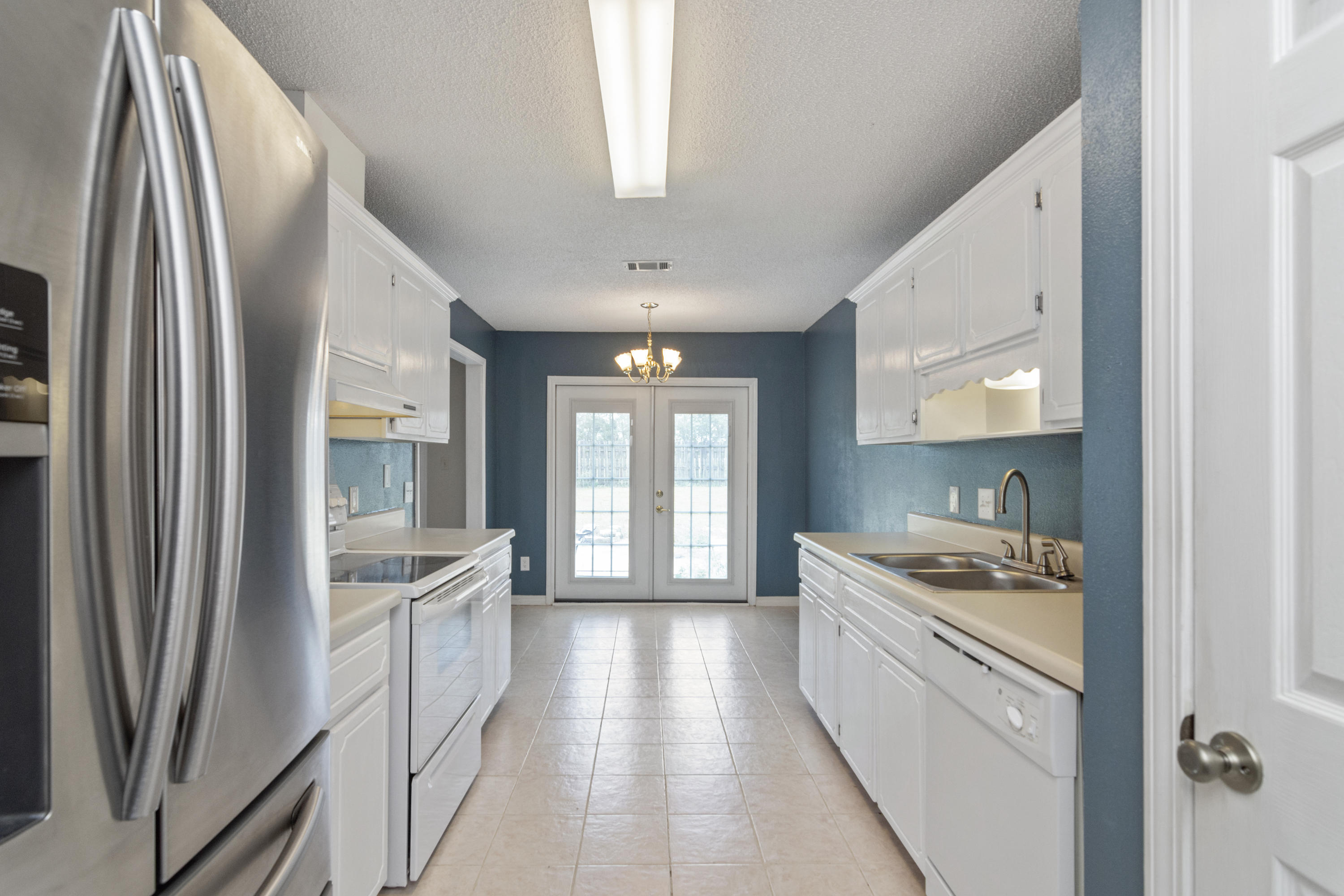 COUNTRY BREEZE ESTATES - Residential