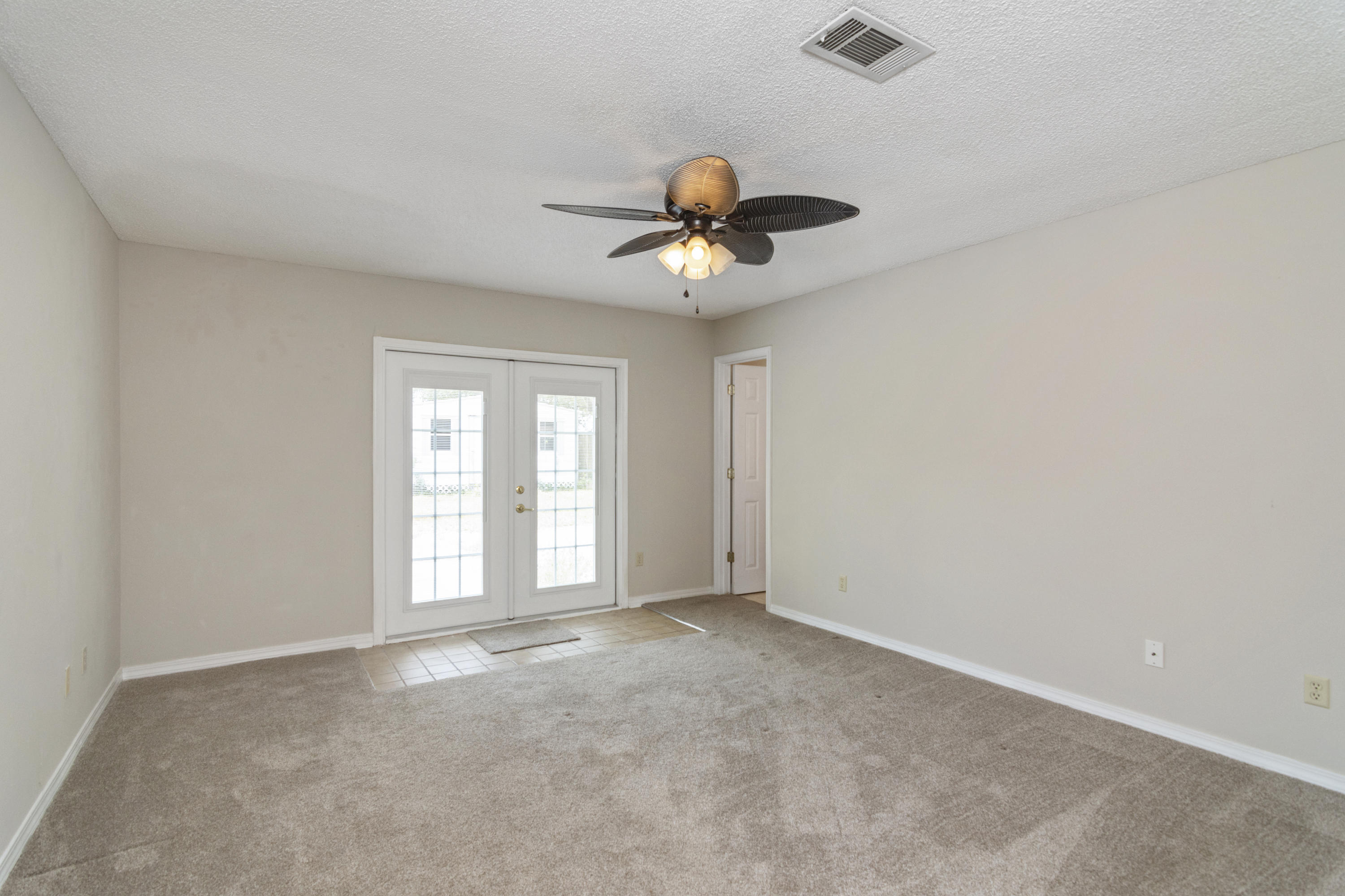 COUNTRY BREEZE ESTATES - Residential