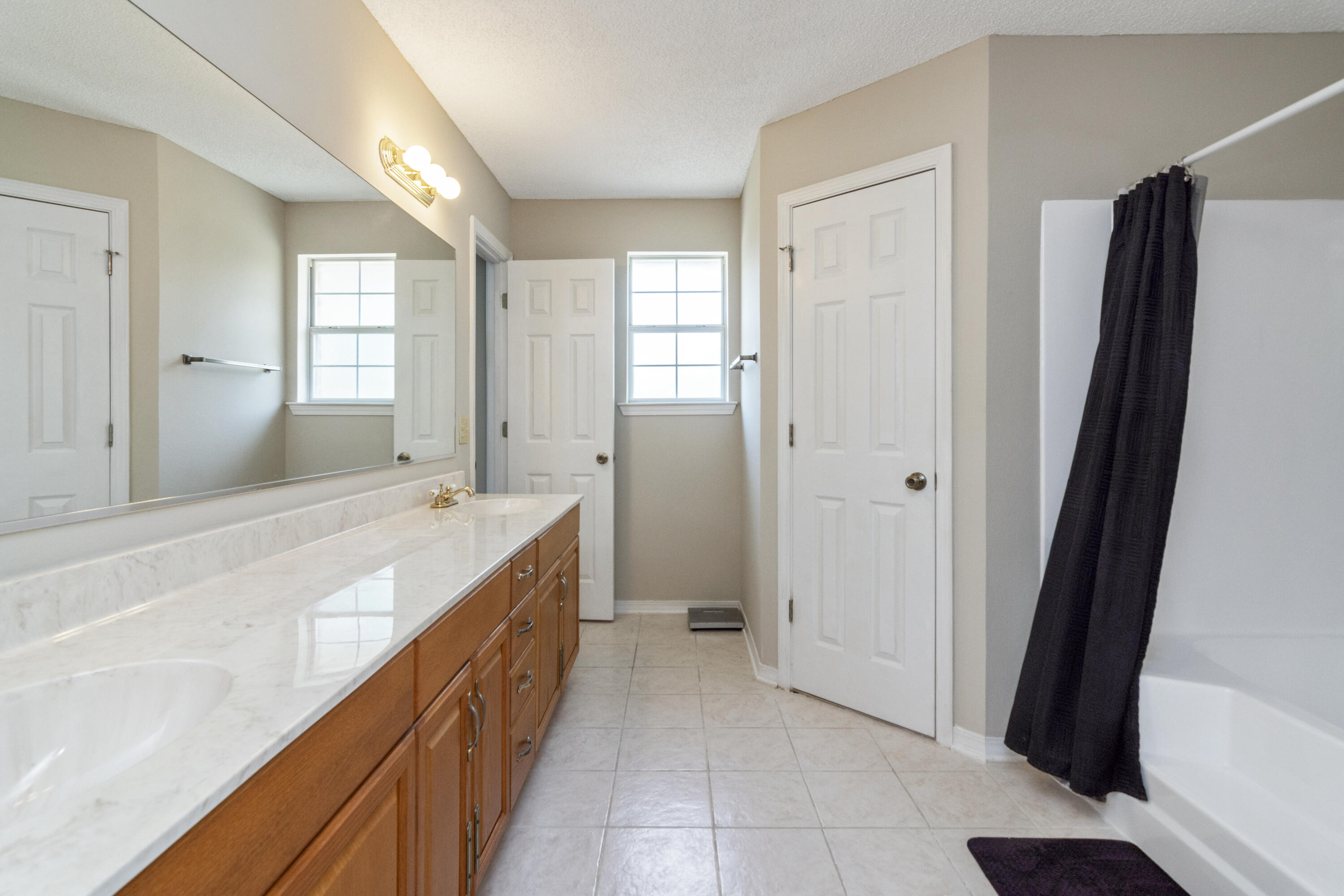 COUNTRY BREEZE ESTATES - Residential