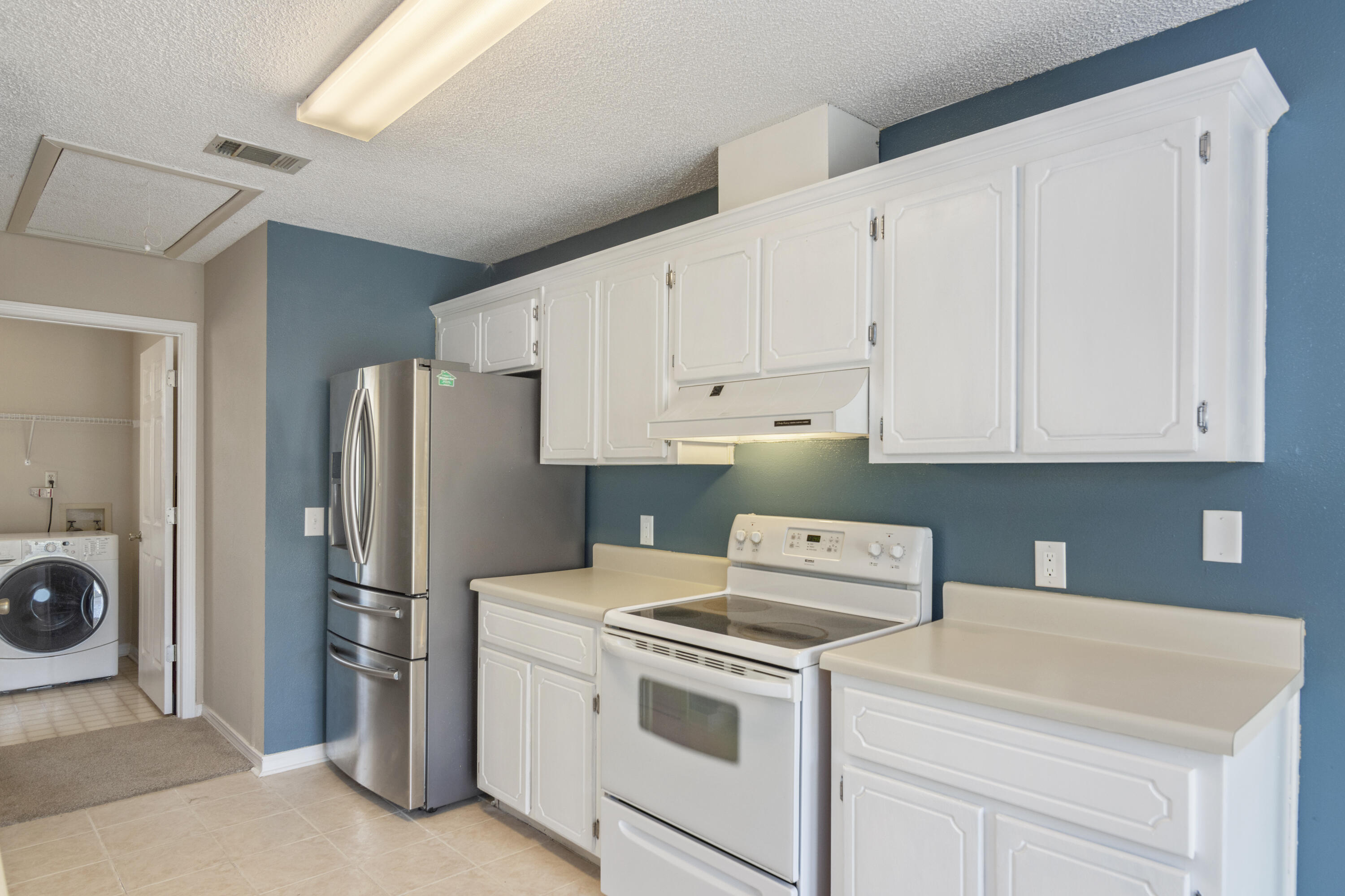 COUNTRY BREEZE ESTATES - Residential