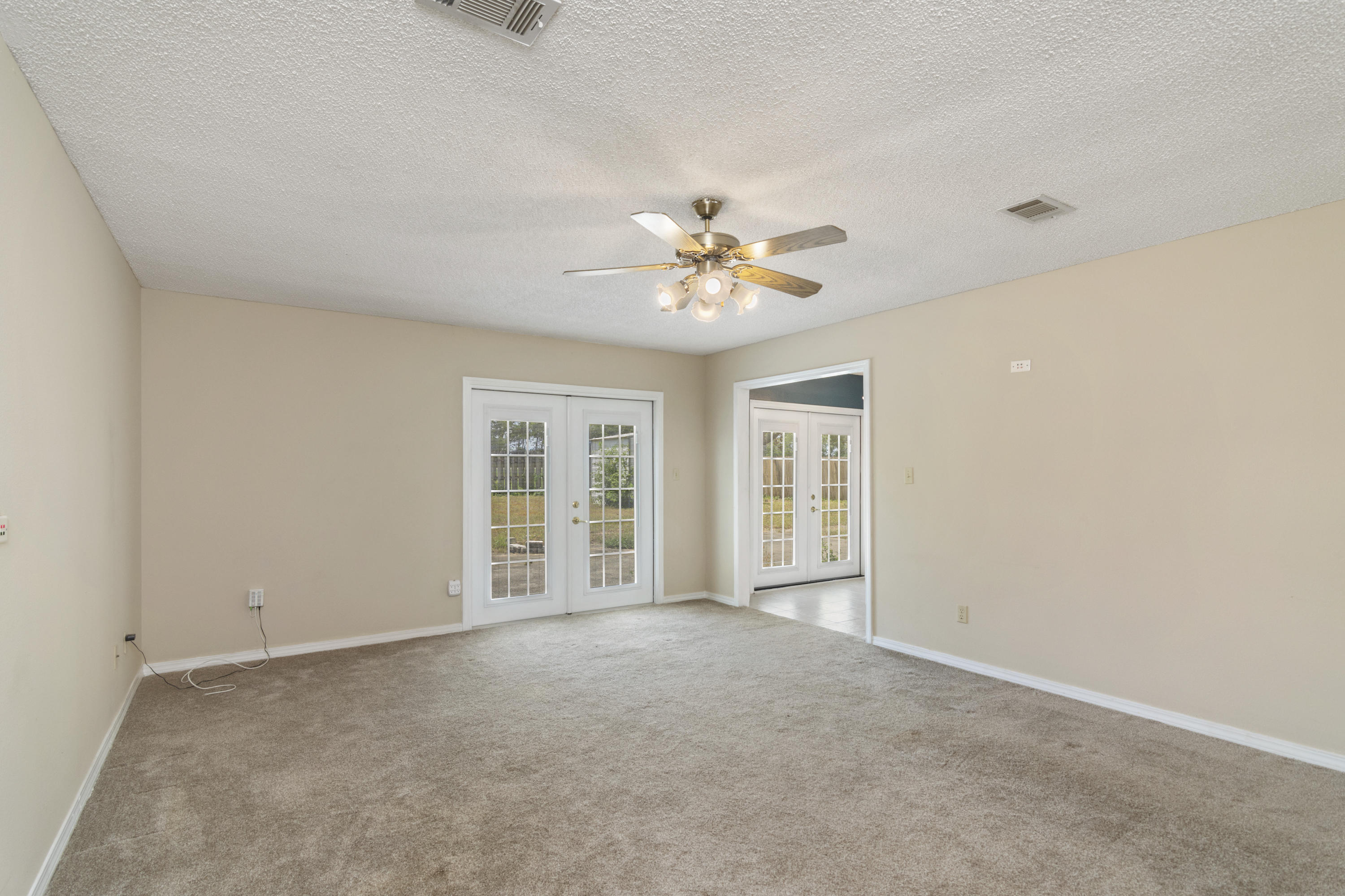 COUNTRY BREEZE ESTATES - Residential