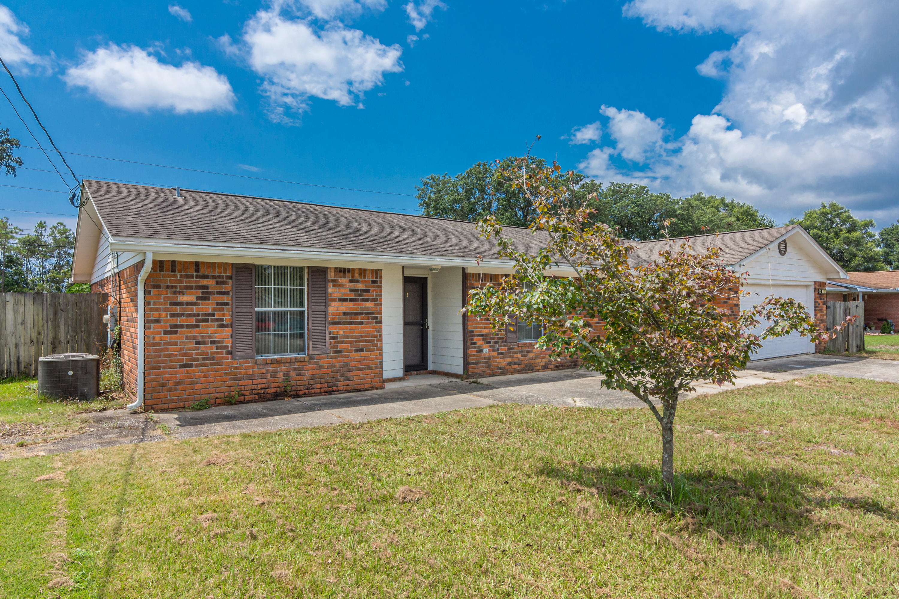 COUNTRY BREEZE ESTATES - Residential