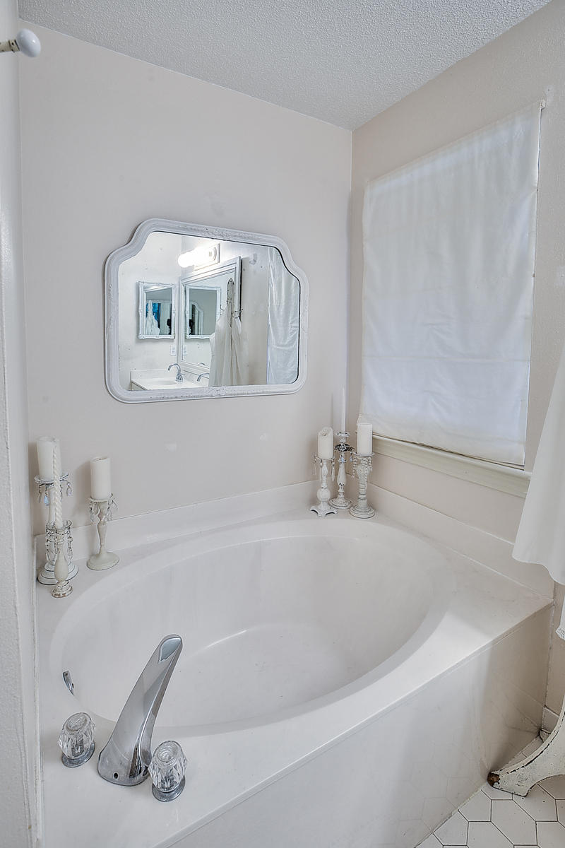 PARKWOOD ESTATES PH 1 BLUEWATER BAY - Residential