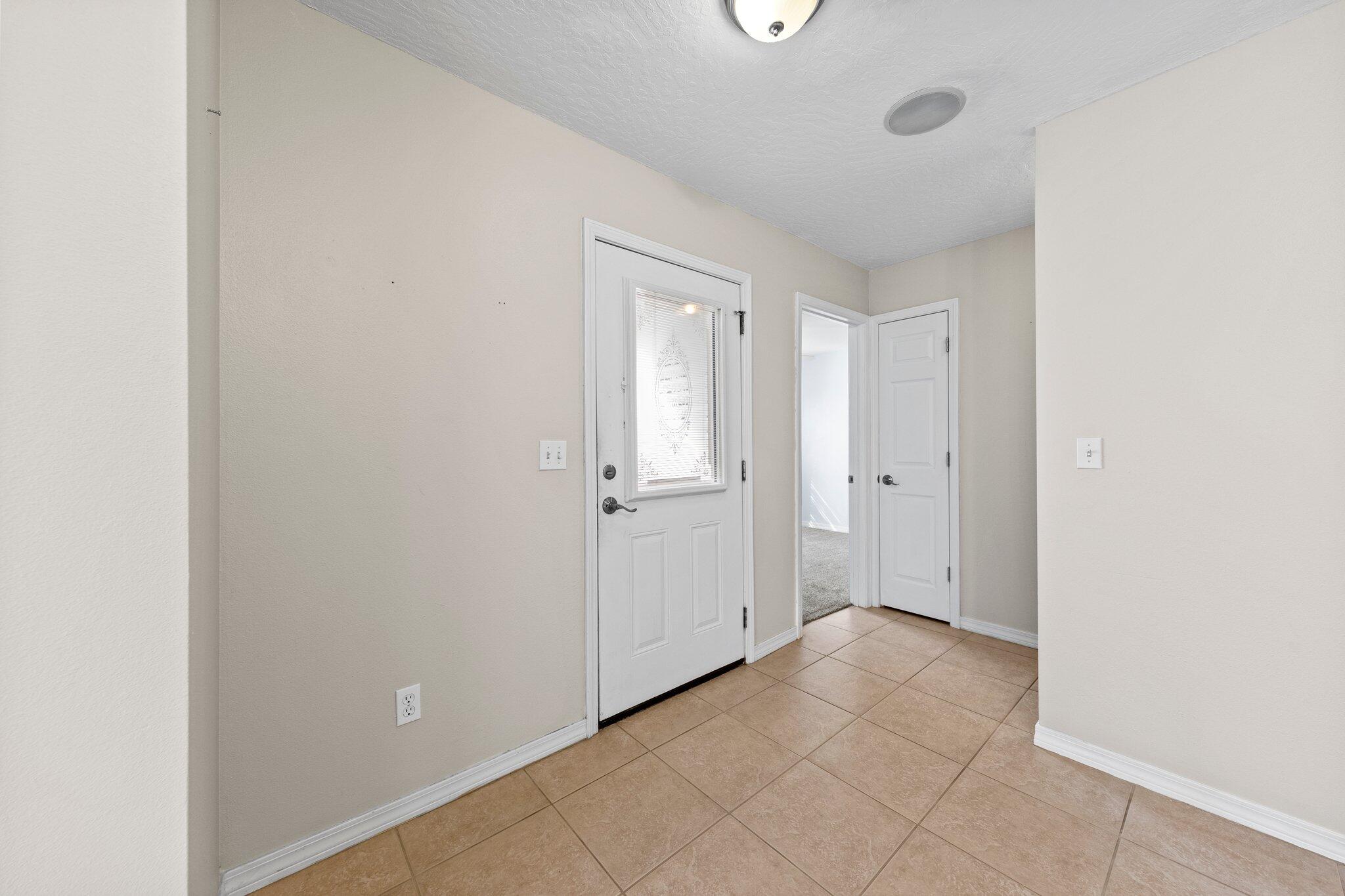 CASA LOMA S/D 1ST ADDN - Residential Lease