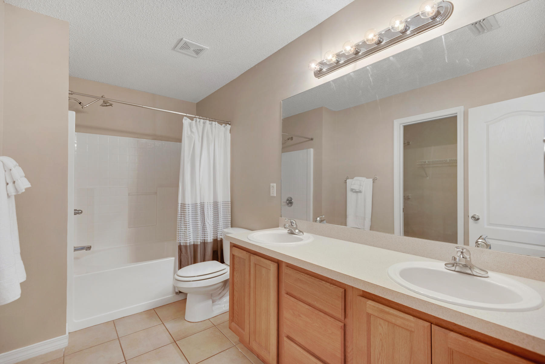 VILLA TASSO TOWN OF - Residential