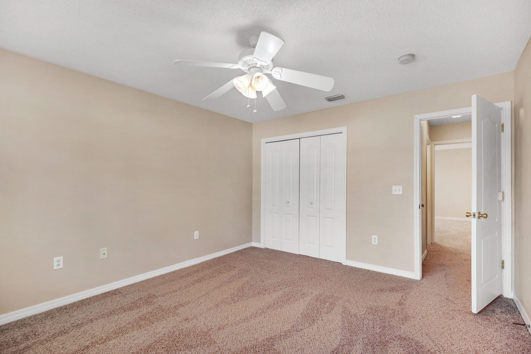 VILLA TASSO TOWN OF - Residential