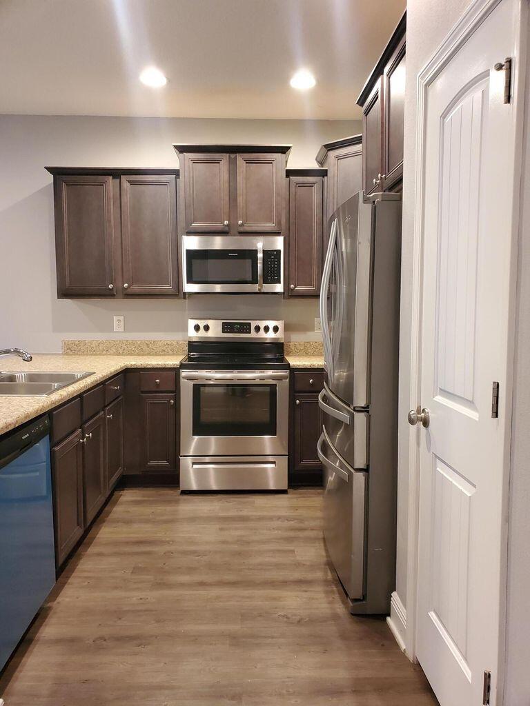 IRON HORSE T/H PH 1 LOT 4 BLK A - Residential
