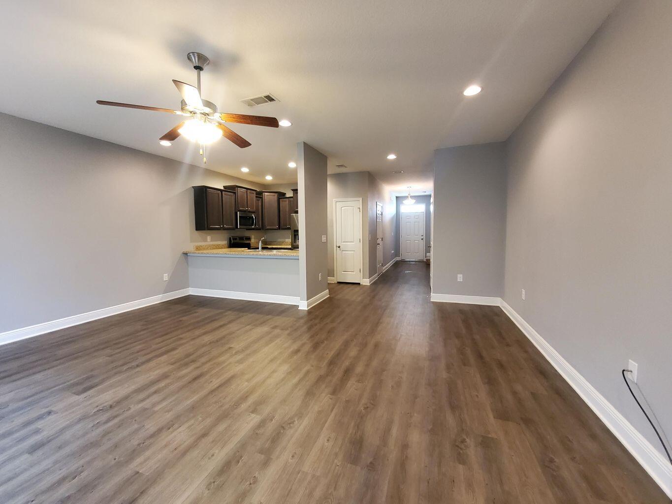 IRON HORSE T/H PH 1 LOT 4 BLK A - Residential