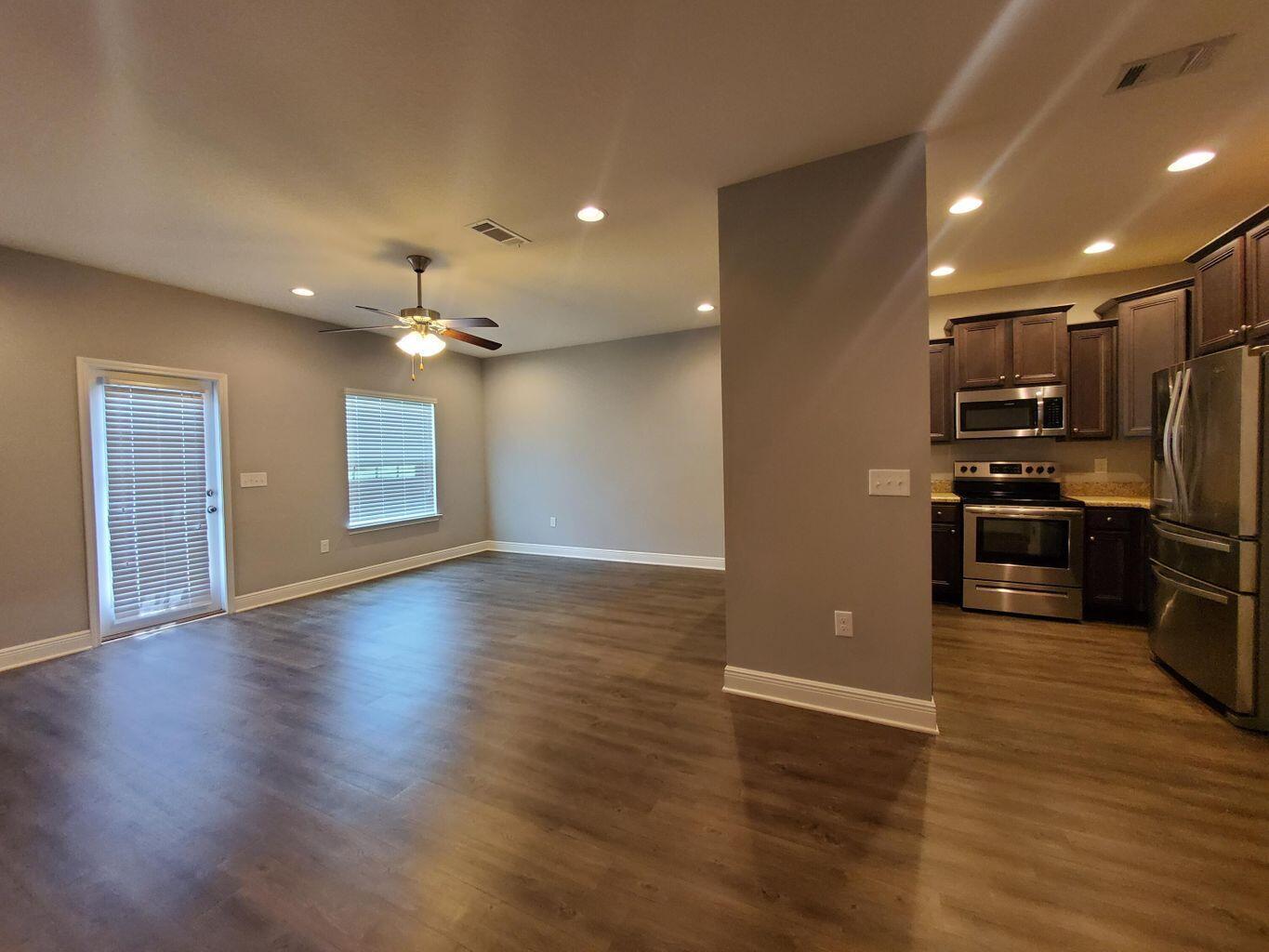 IRON HORSE T/H PH 1 LOT 4 BLK A - Residential