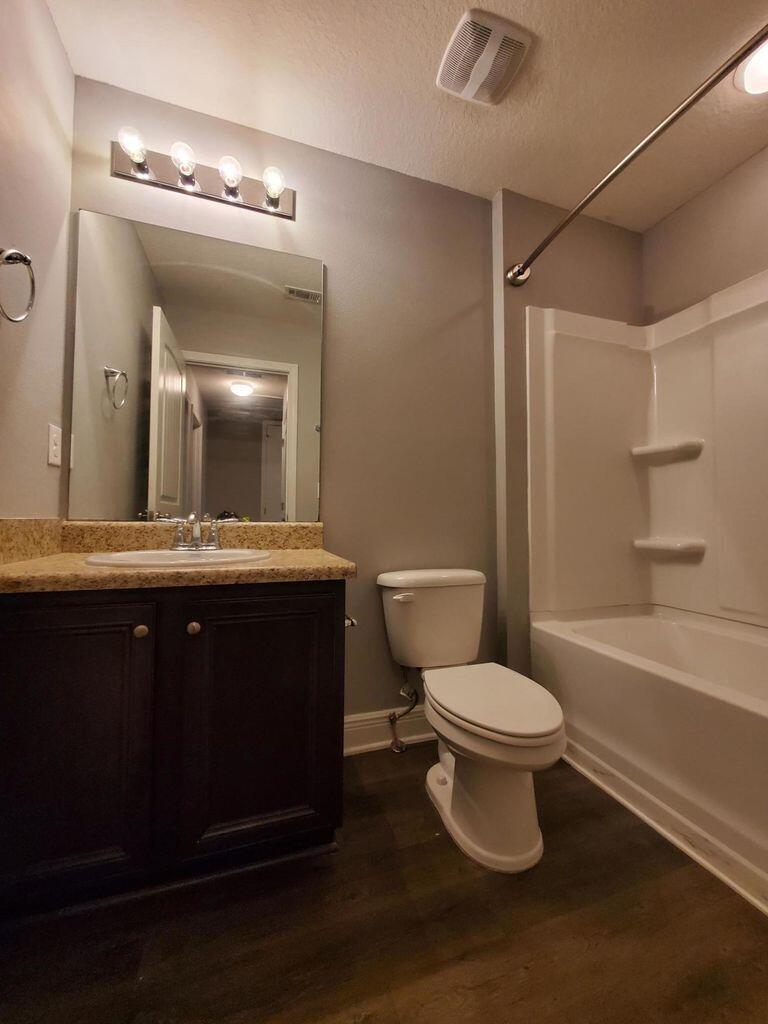IRON HORSE T/H PH 1 LOT 4 BLK A - Residential
