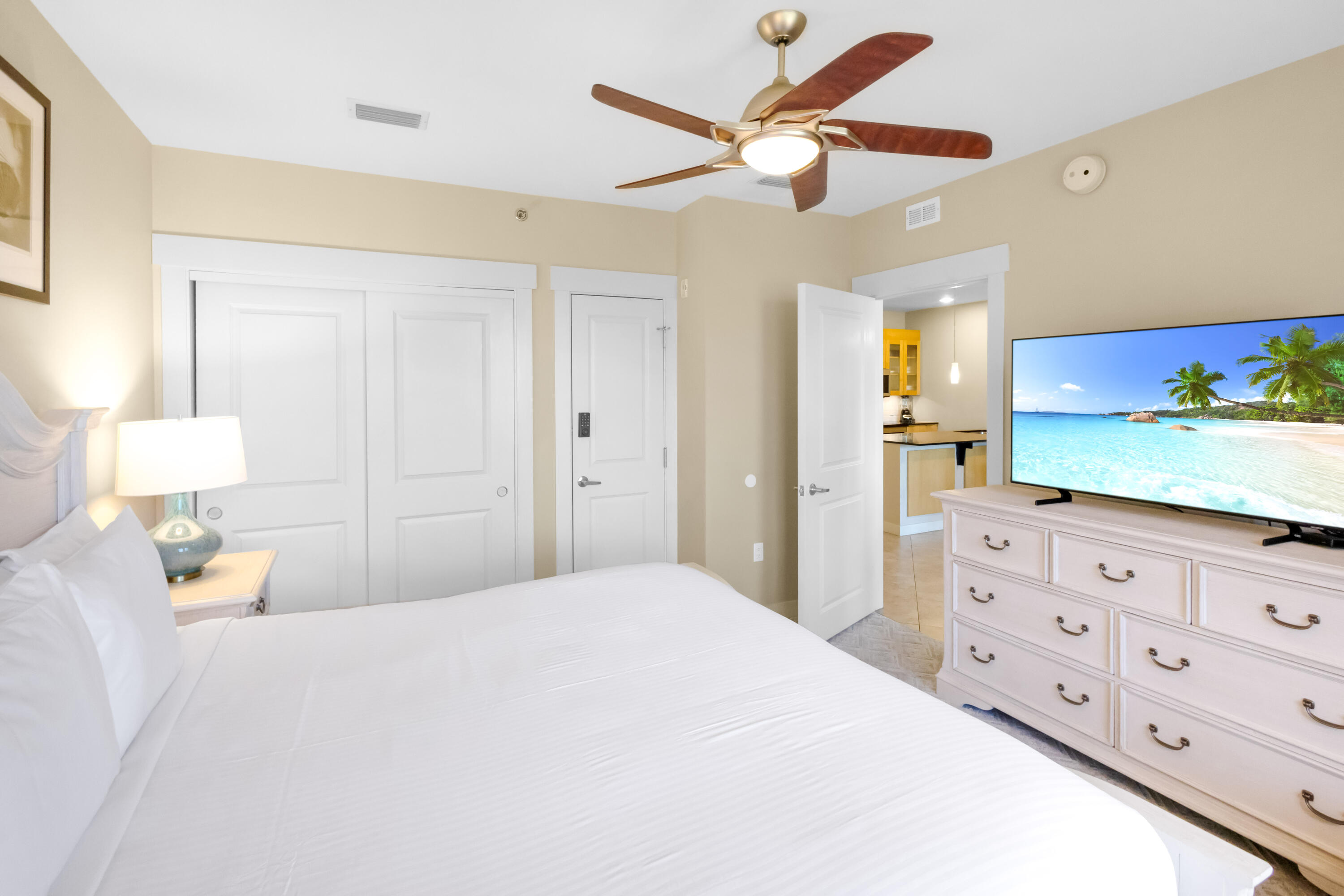 BAHIA CONDO - Residential