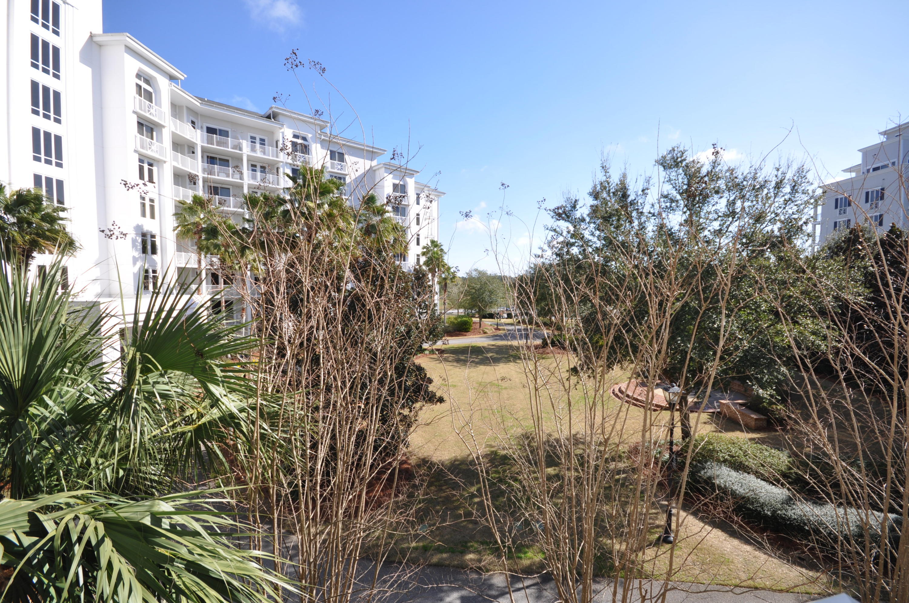 BAHIA CONDO - Residential