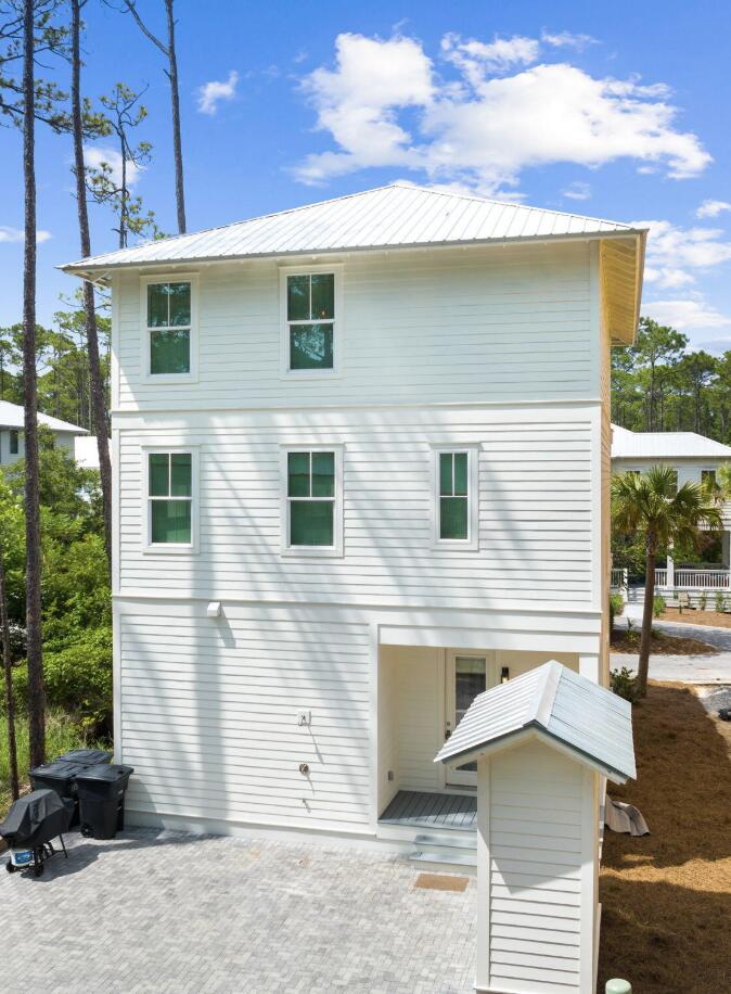 TREETOP VILLAGE - Residential
