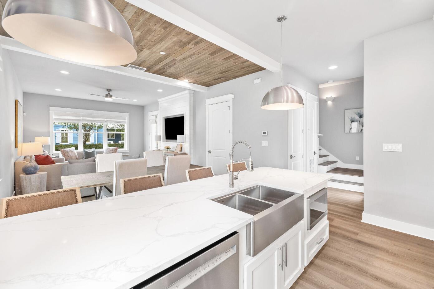 TREETOP VILLAGE - Residential