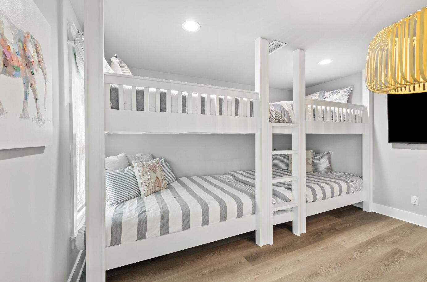 TREETOP VILLAGE - Residential