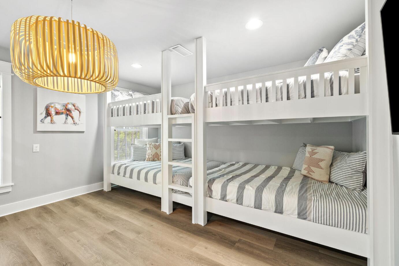 TREETOP VILLAGE - Residential