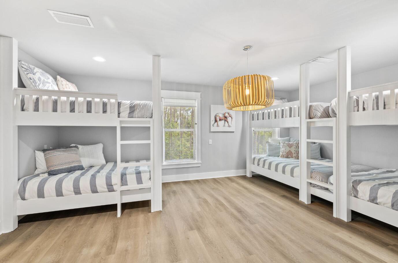 TREETOP VILLAGE - Residential