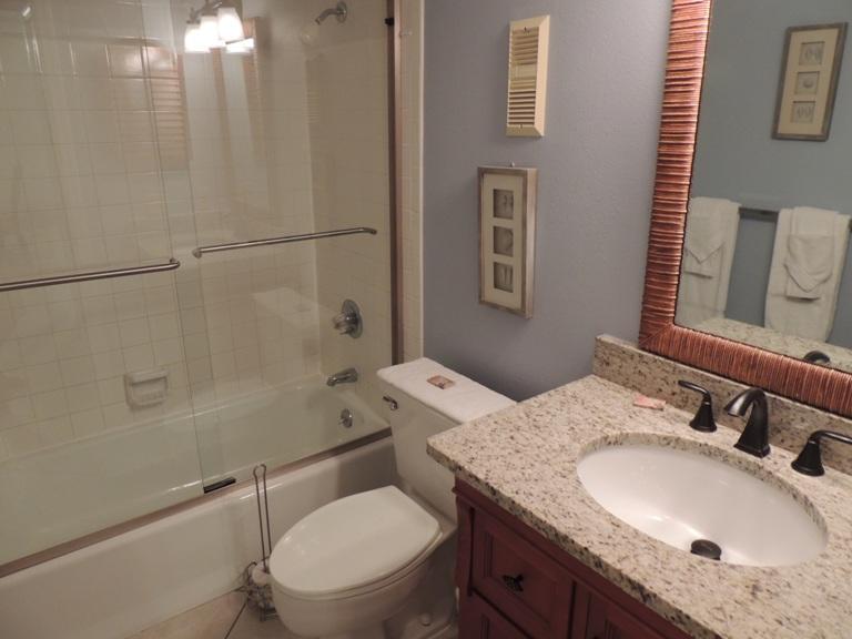 ISLANDER CONDO - Residential