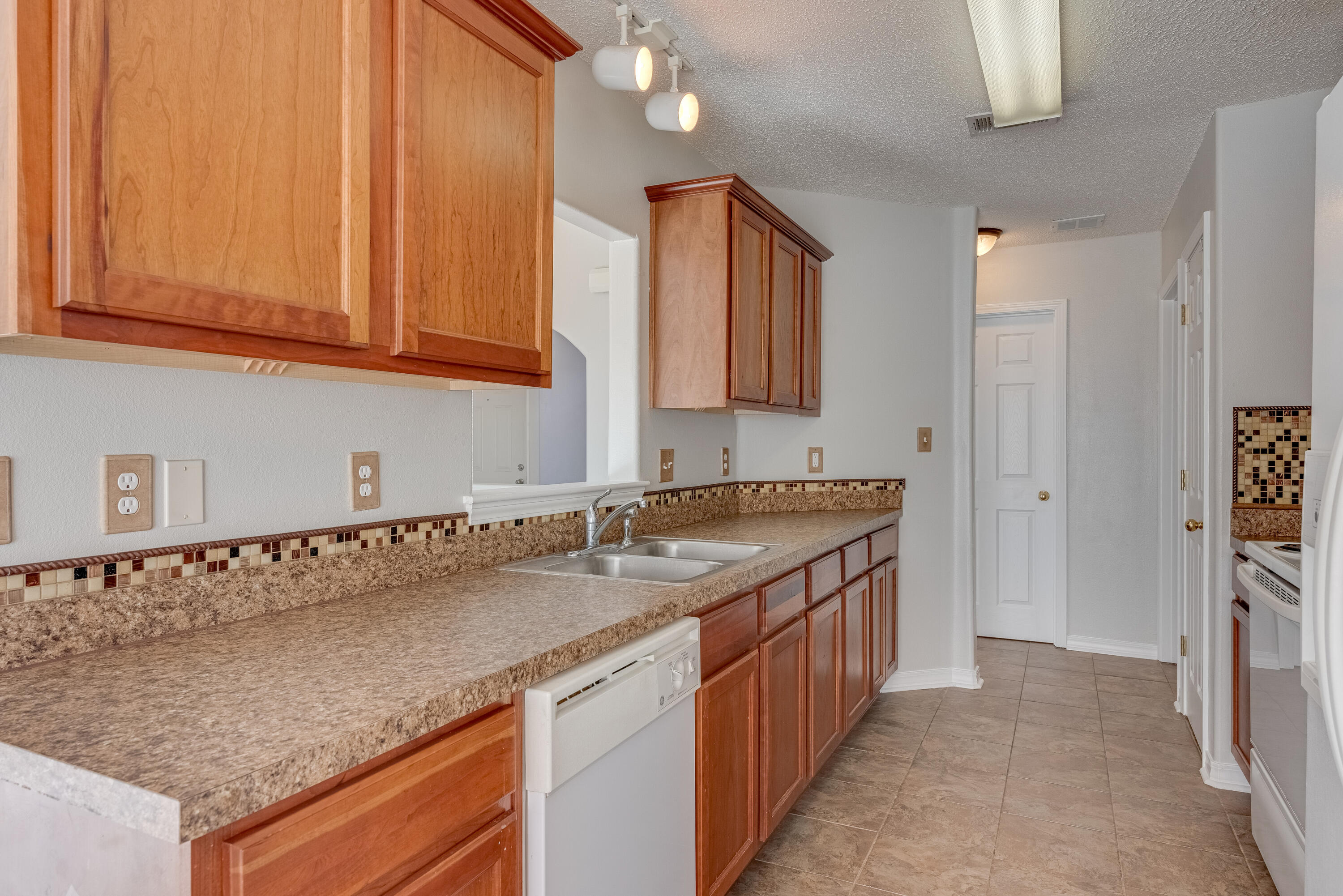 KELLIE'S WAY - Residential