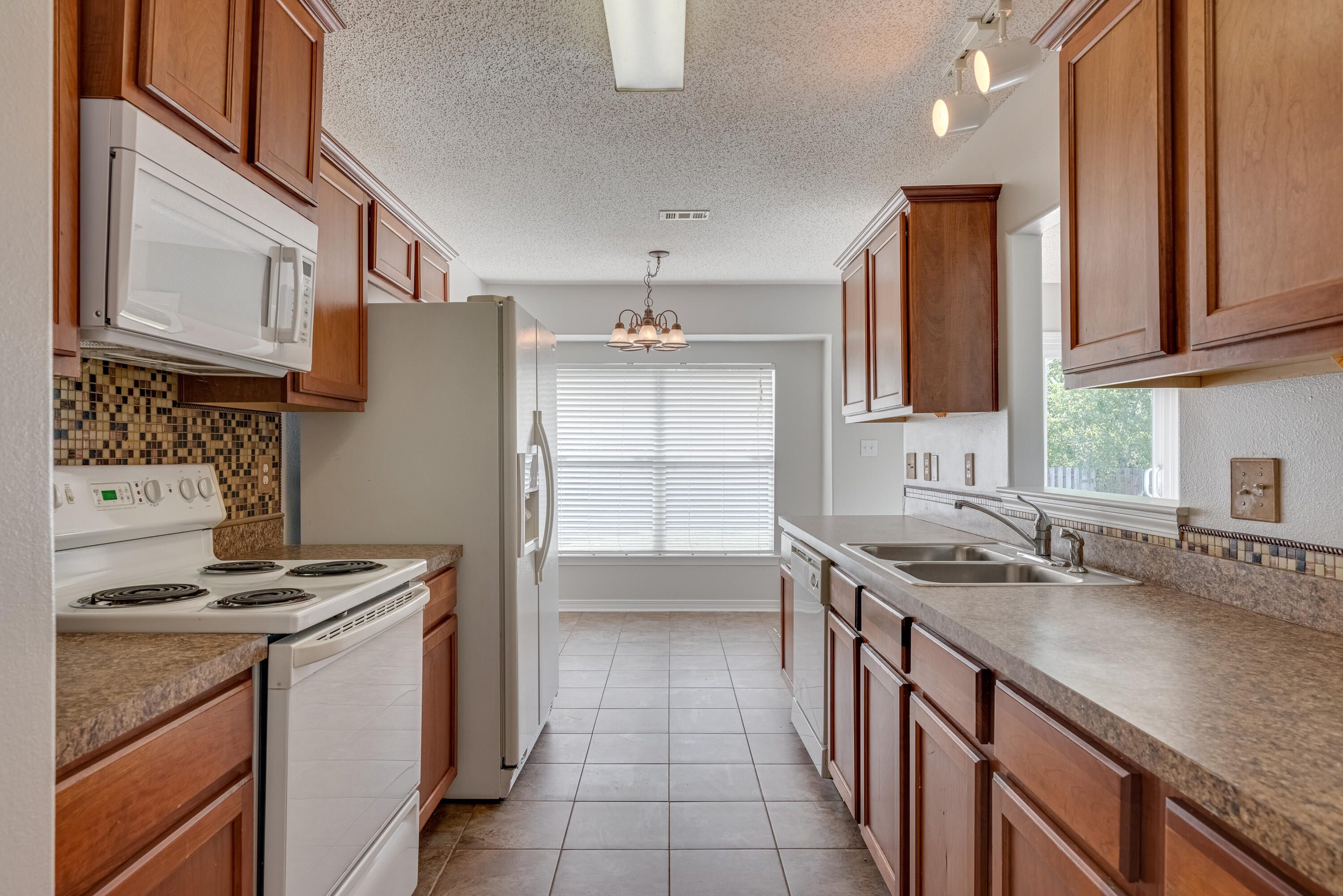 KELLIE'S WAY - Residential