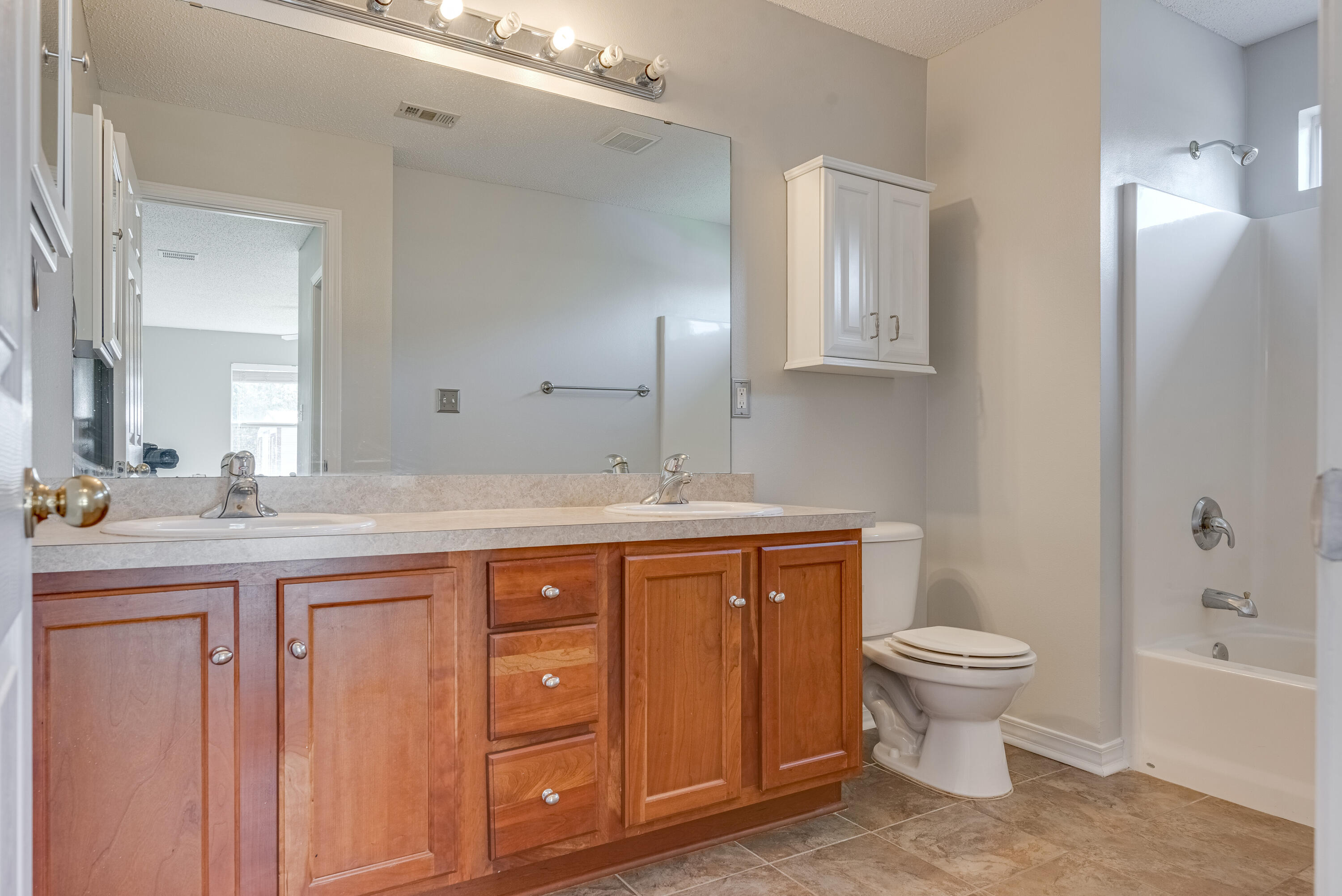 KELLIE'S WAY - Residential