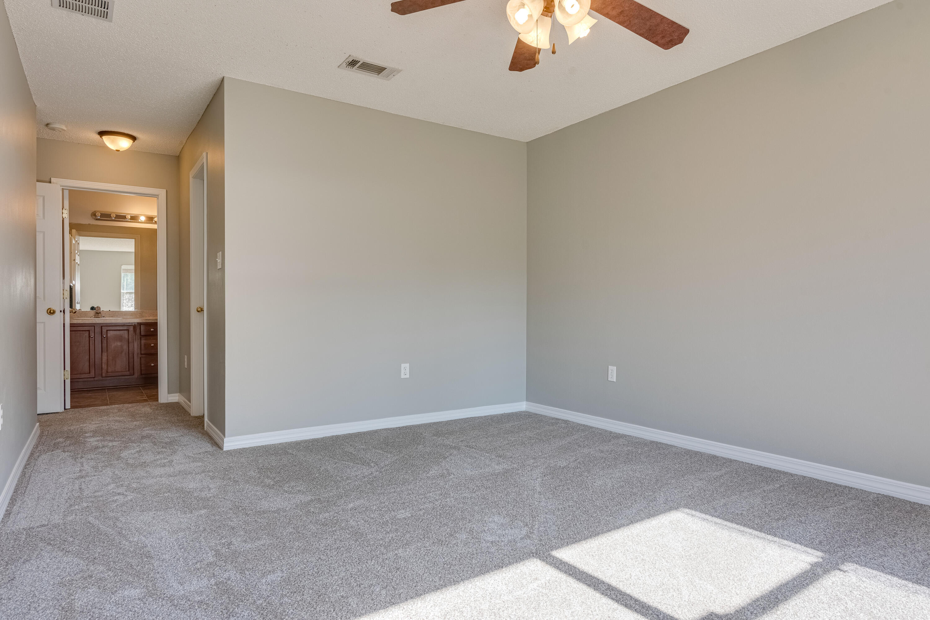 KELLIE'S WAY - Residential