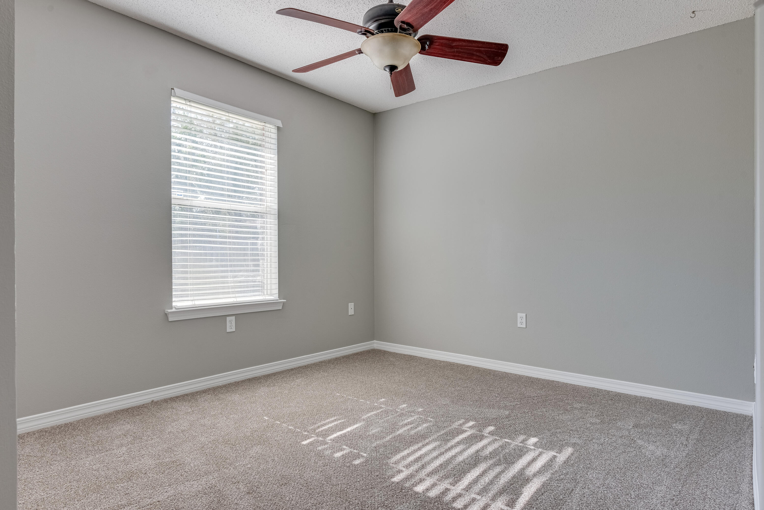 KELLIE'S WAY - Residential