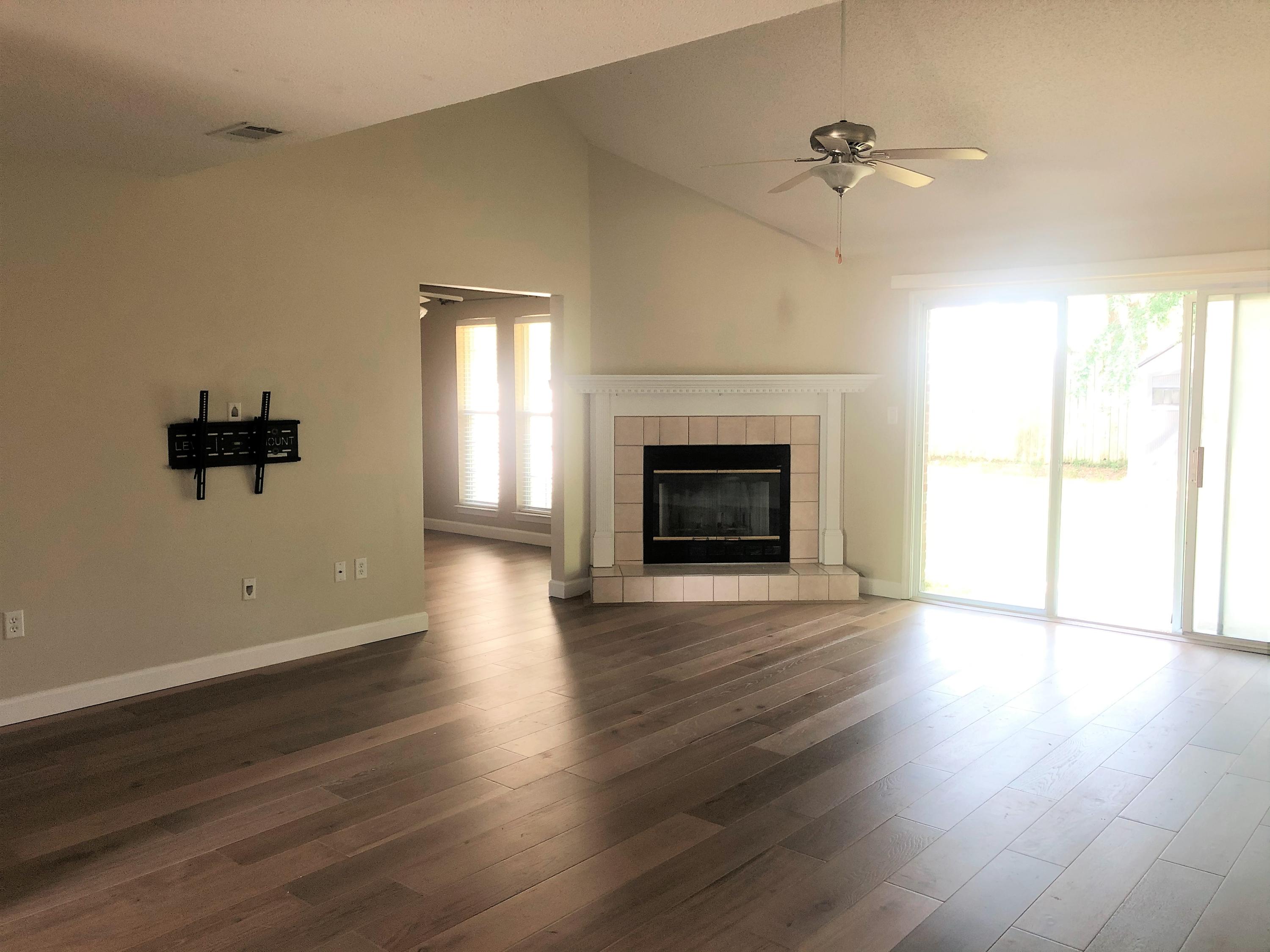 PARKWOOD ESTATES PH 7 - Residential Lease