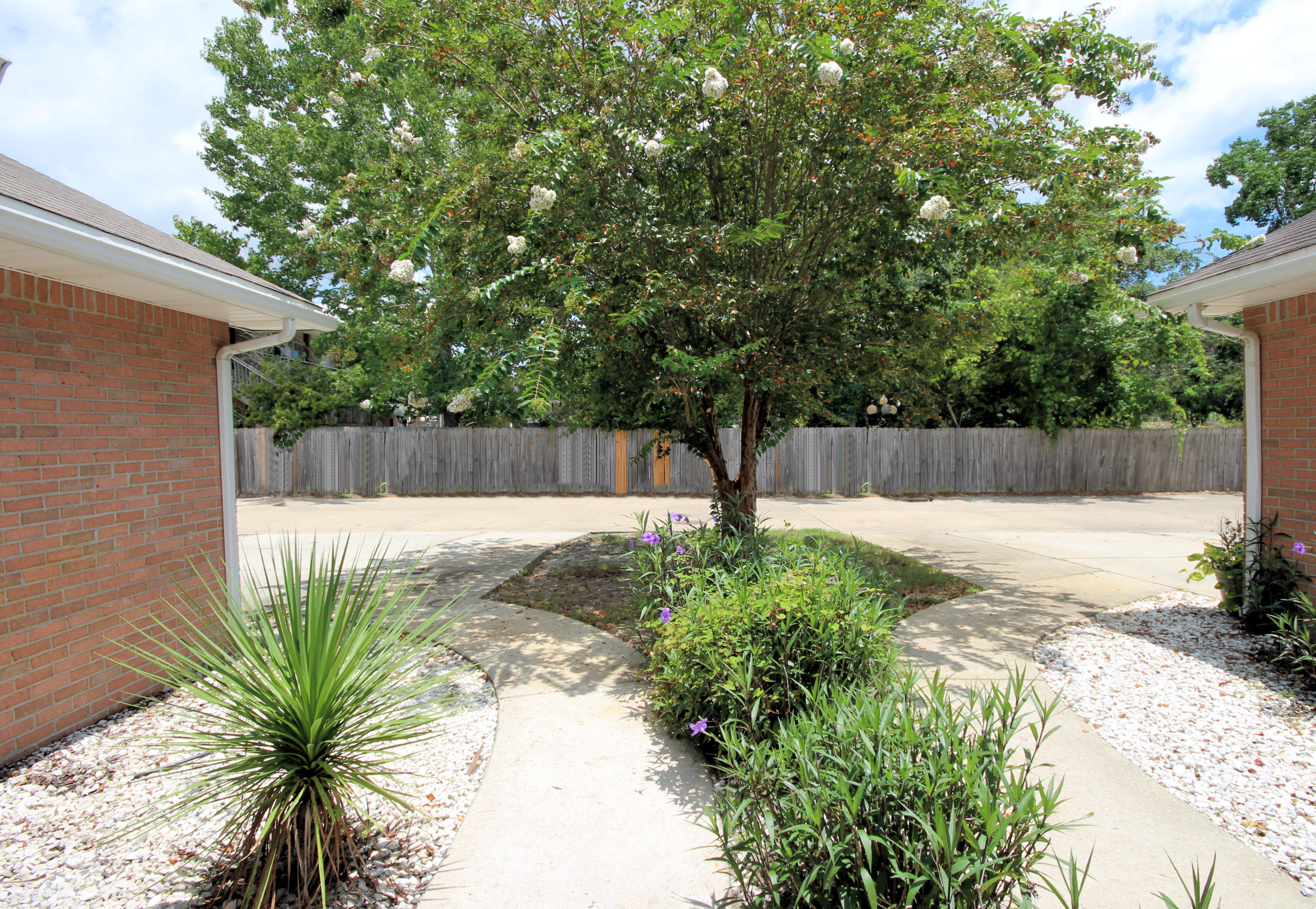 CAMBRIDGE VILLAGE T/H - Residential