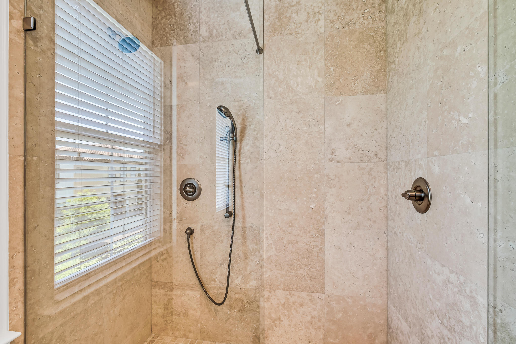 VILLA LAGO - Residential