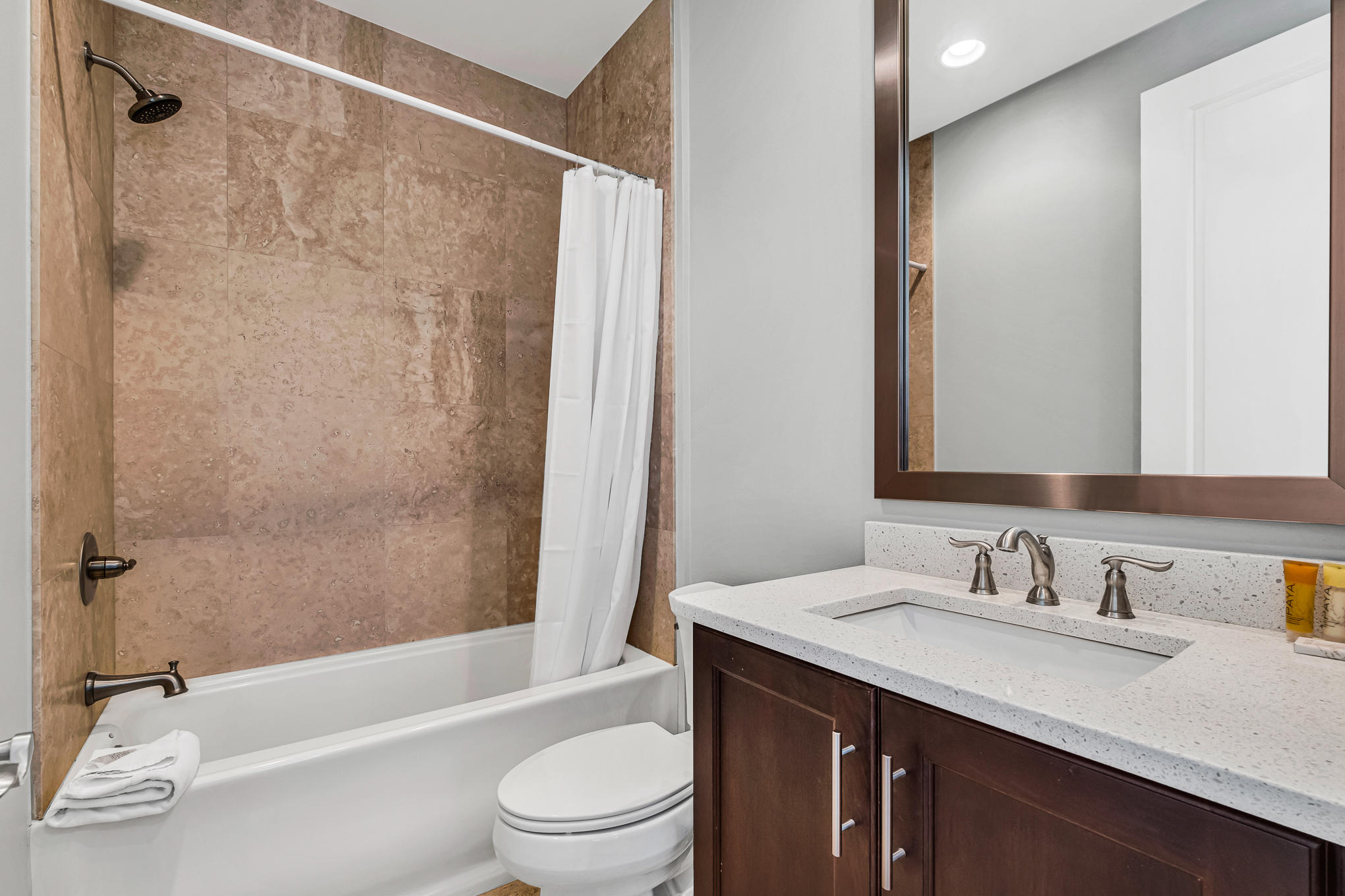 VILLA LAGO - Residential