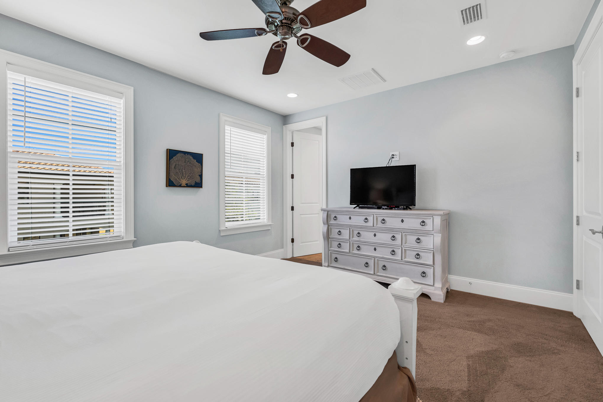 VILLA LAGO - Residential