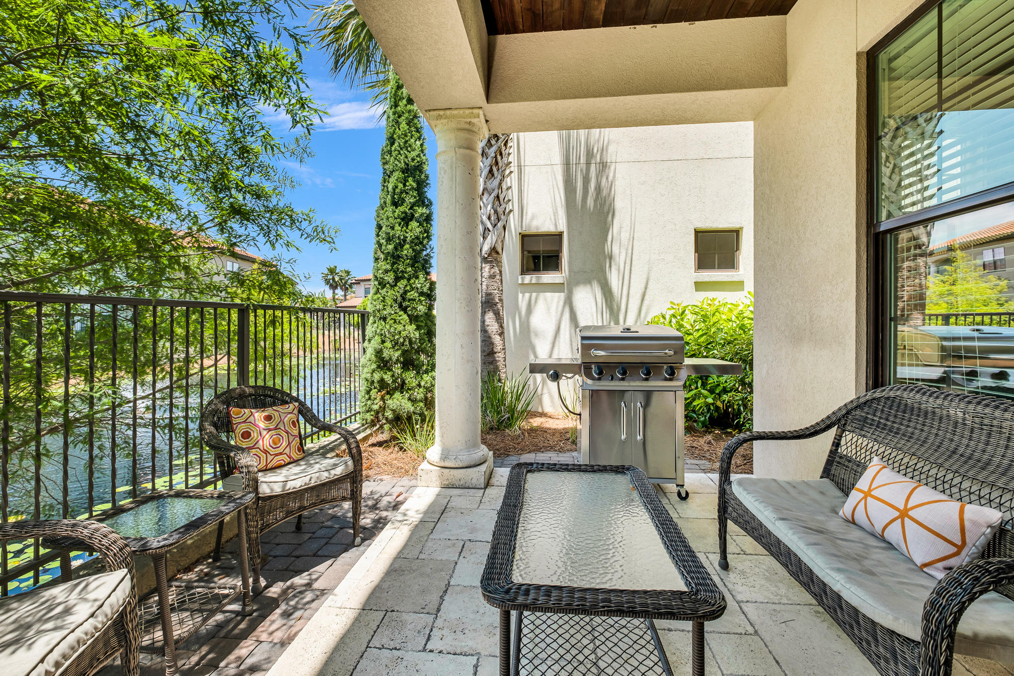 VILLA LAGO - Residential