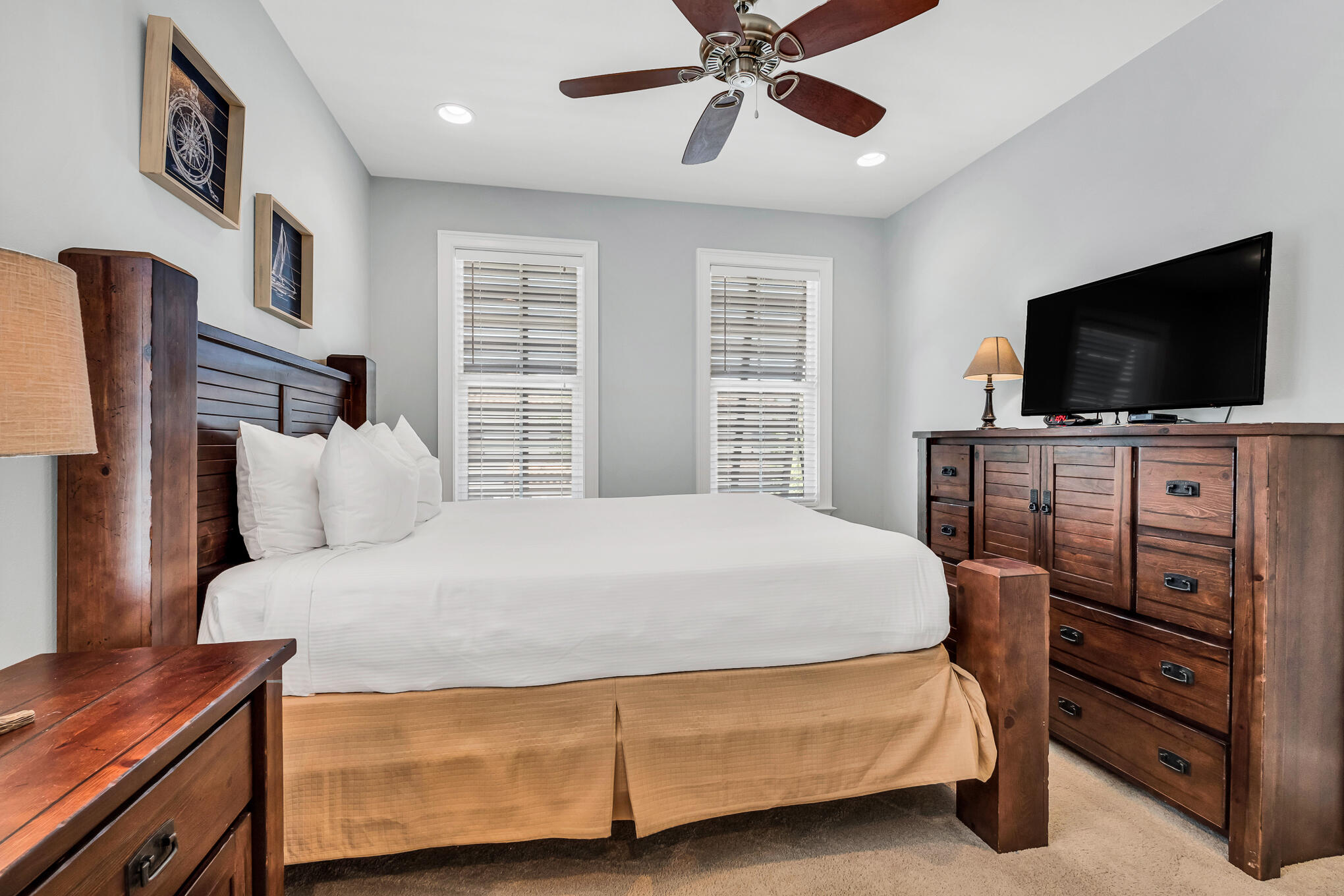 VILLA LAGO - Residential