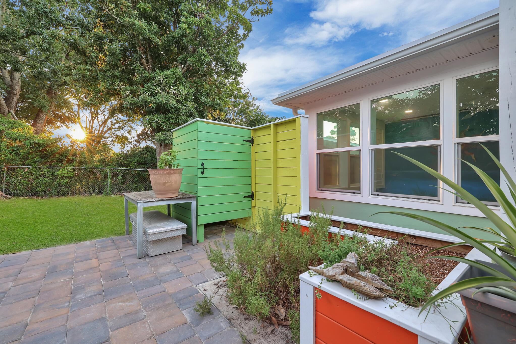 OAK TREE PARK - Residential