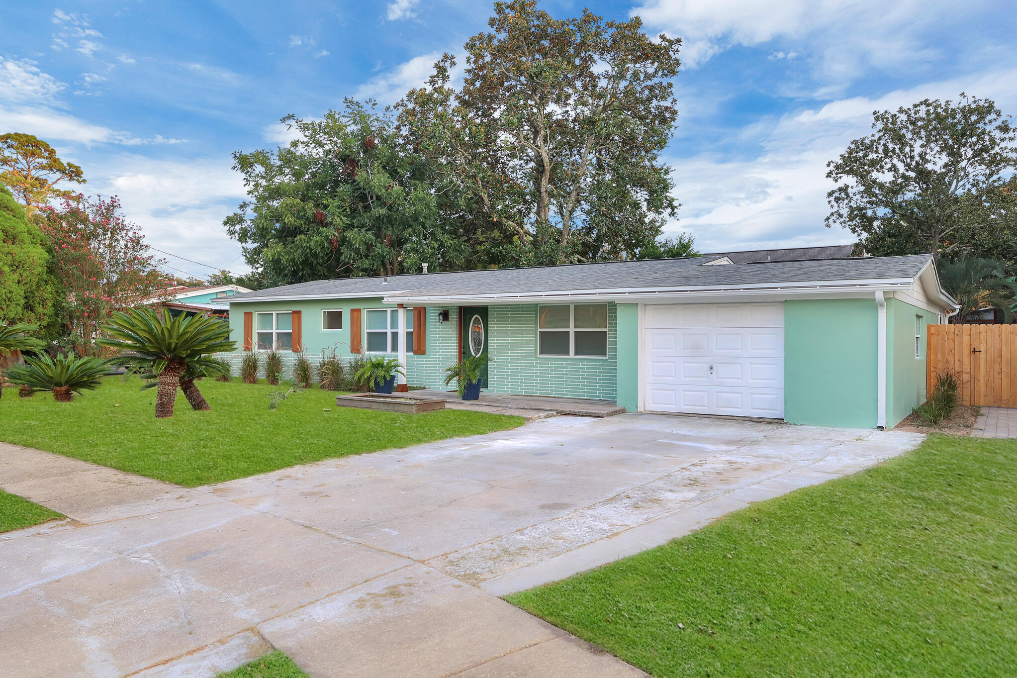 OAK TREE PARK - Residential