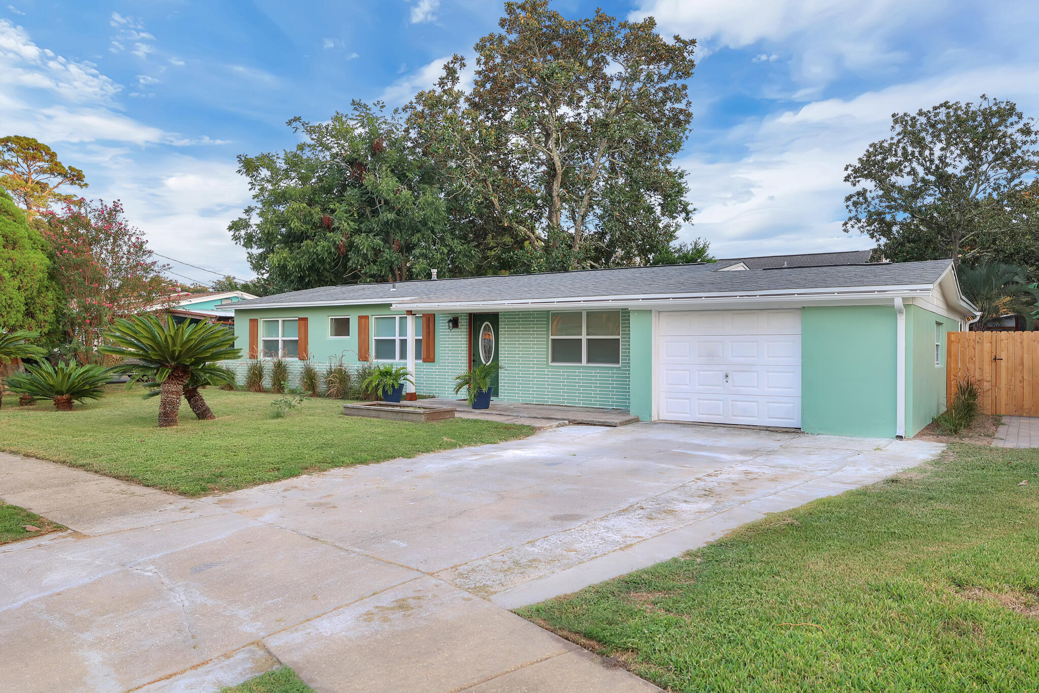 OAK TREE PARK - Residential