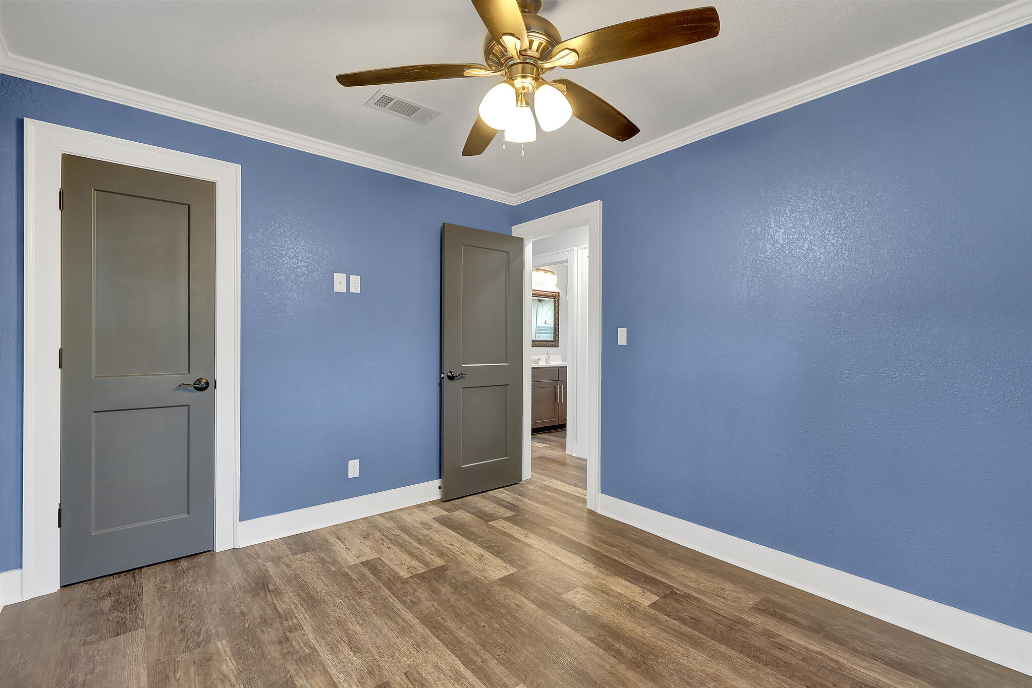 OAK TREE PARK - Residential