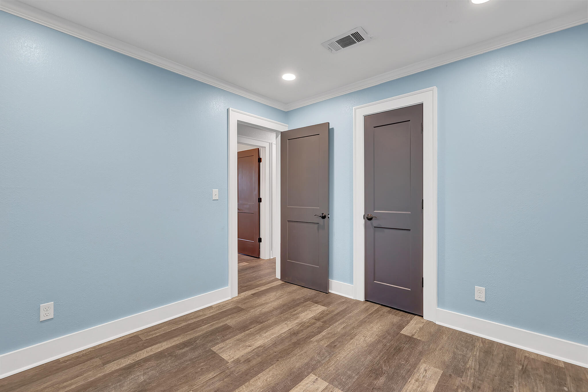 OAK TREE PARK - Residential