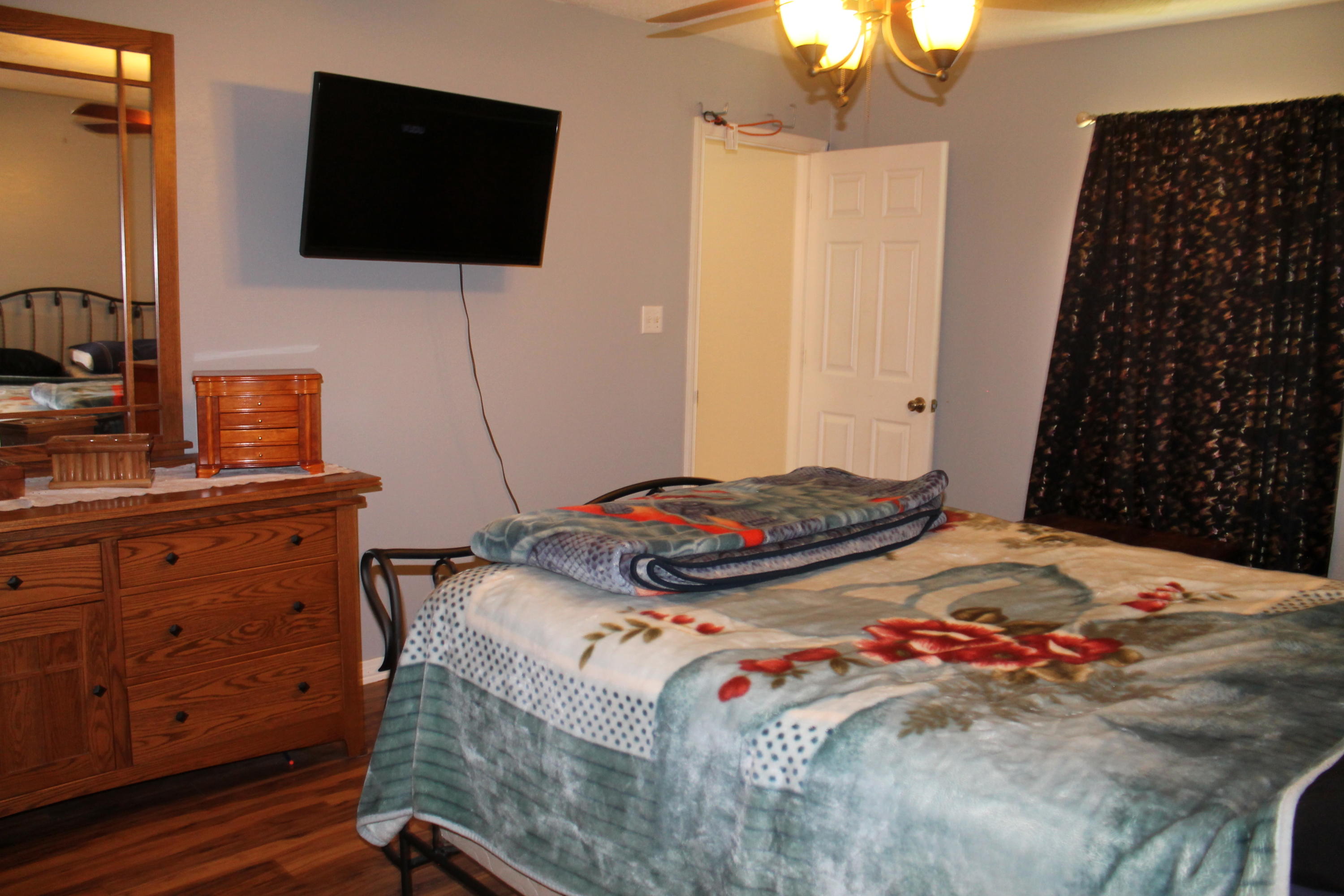 ROLLING HILLS ESTATES - Residential